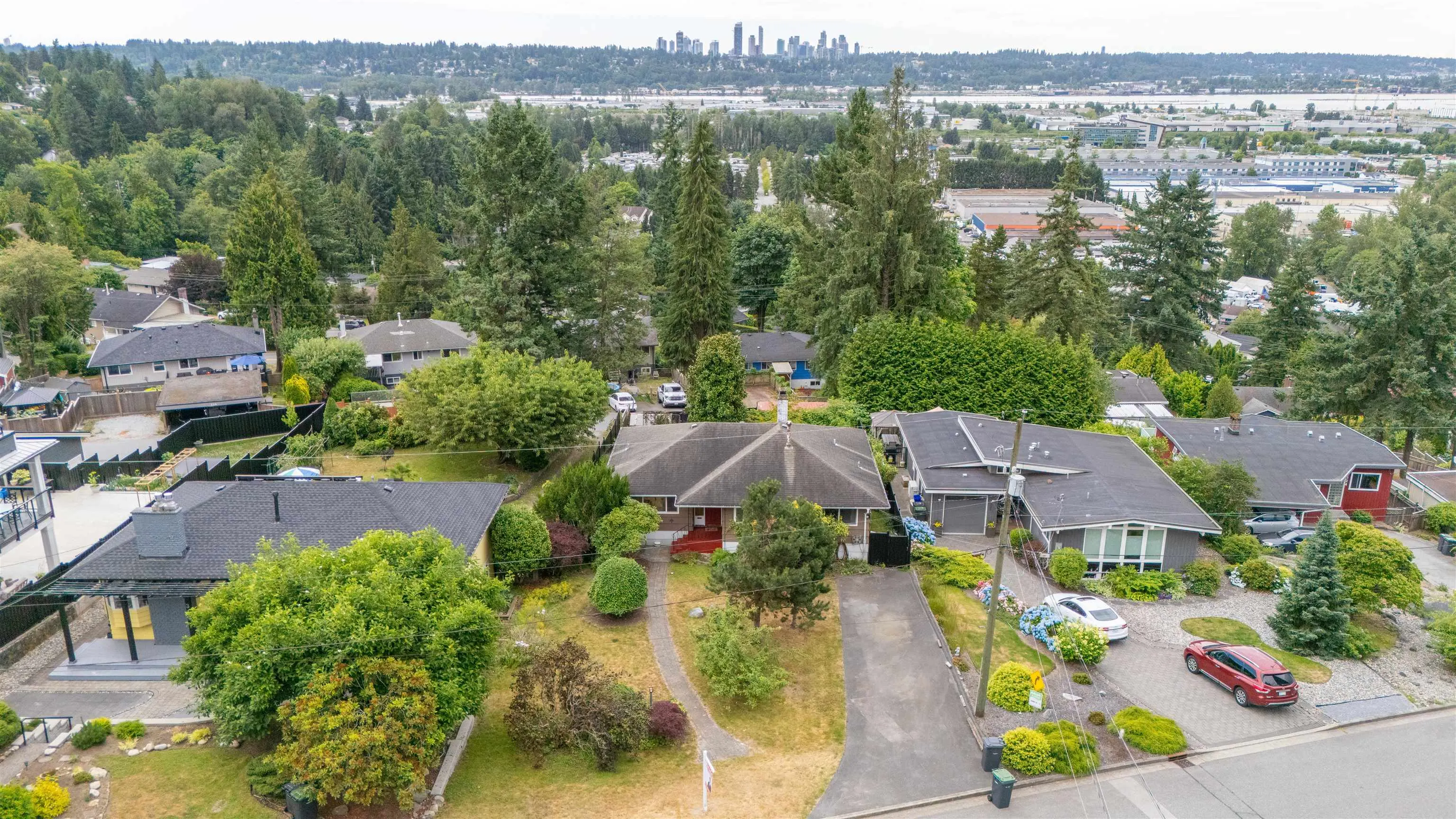 320 Seaforth Crescent