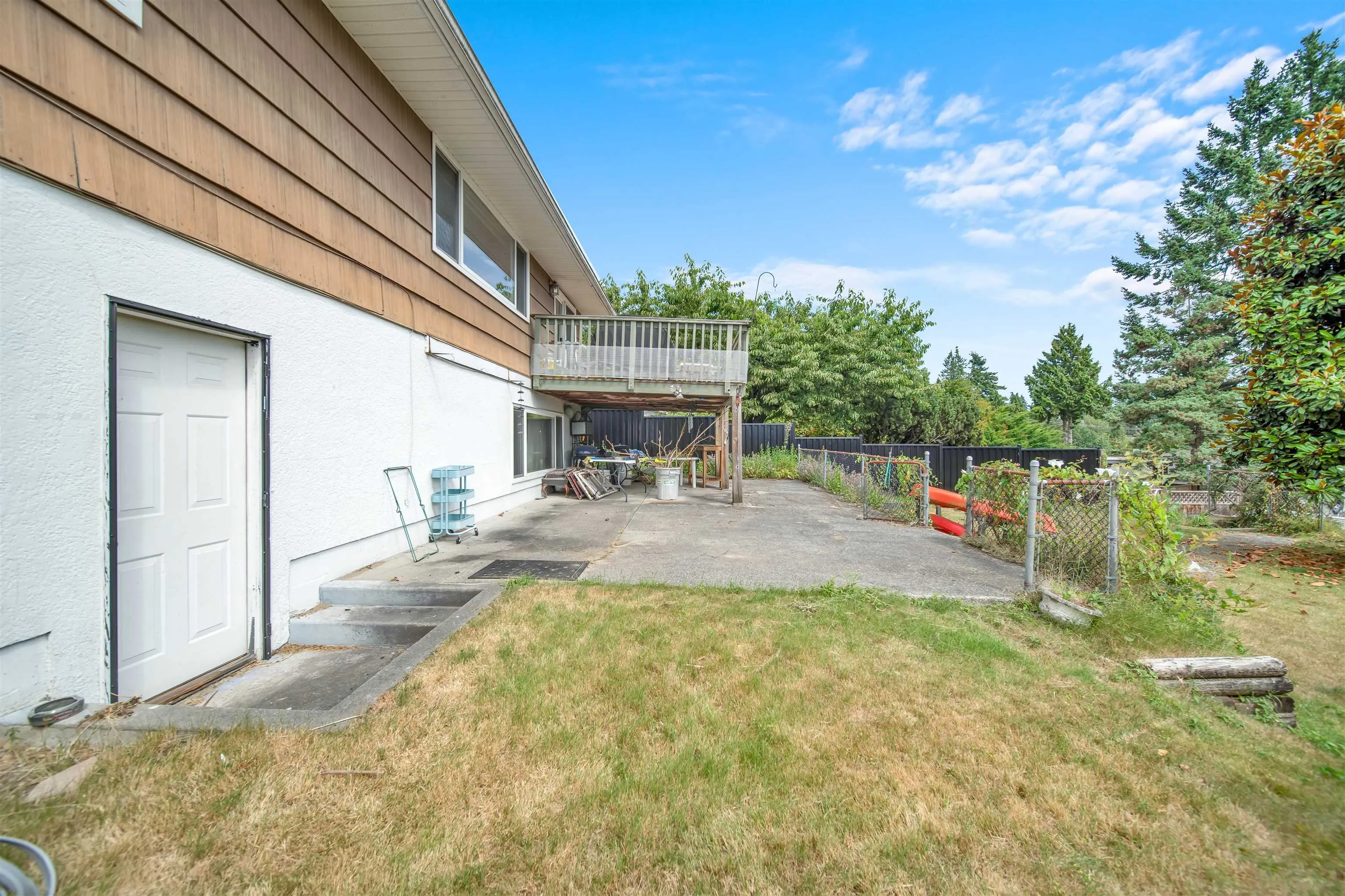 320 Seaforth Crescent