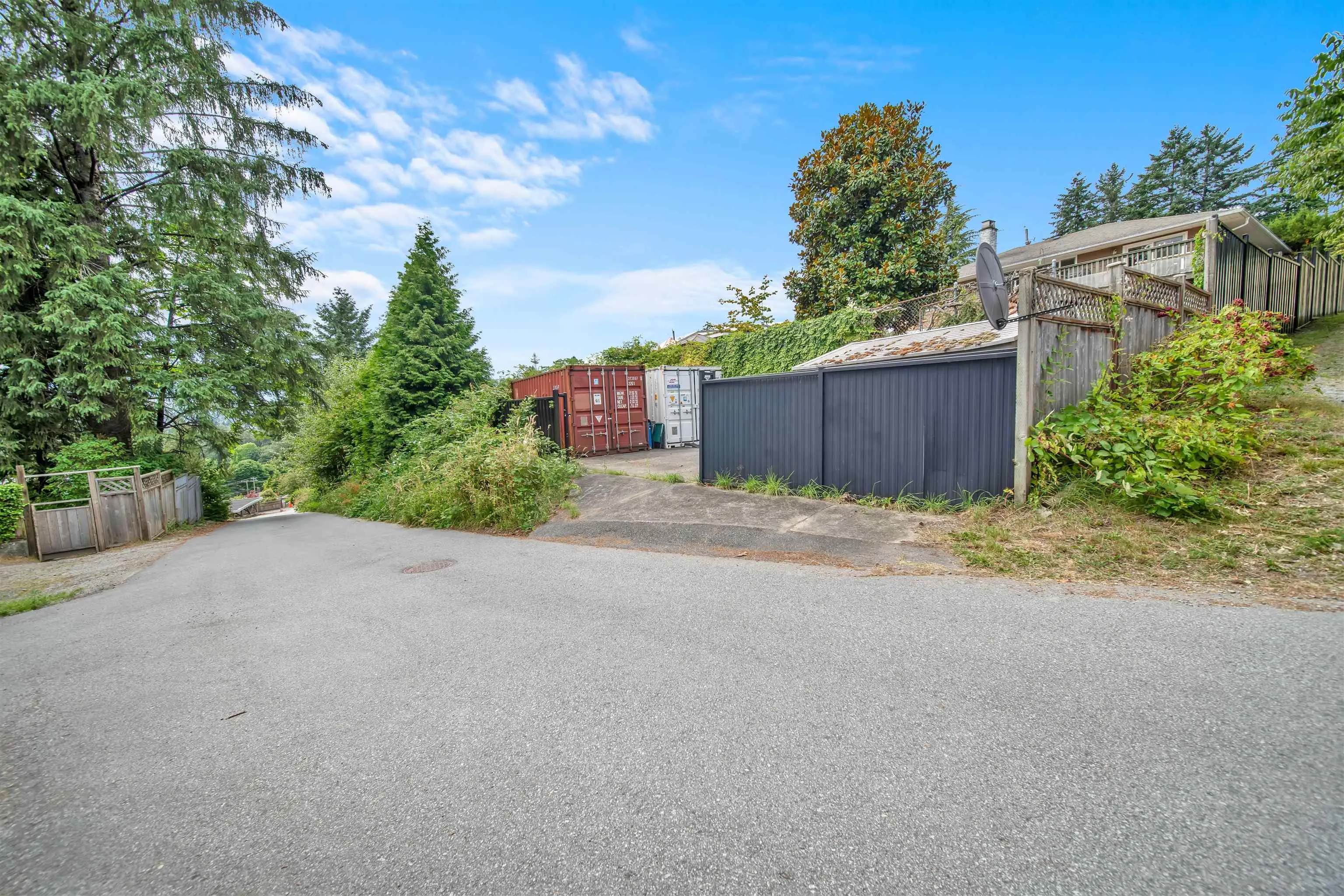320 Seaforth Crescent