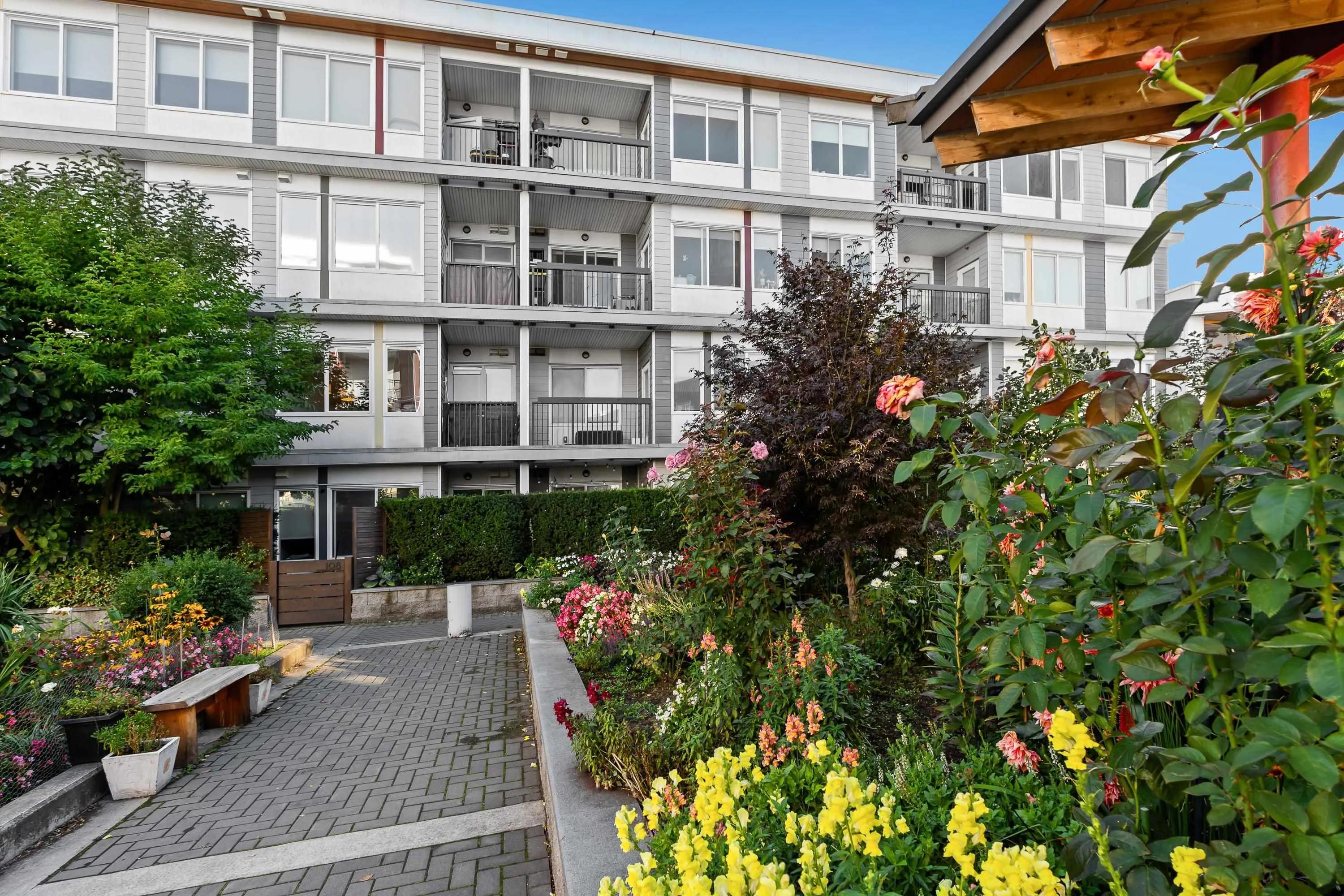 208 10011 River Drive