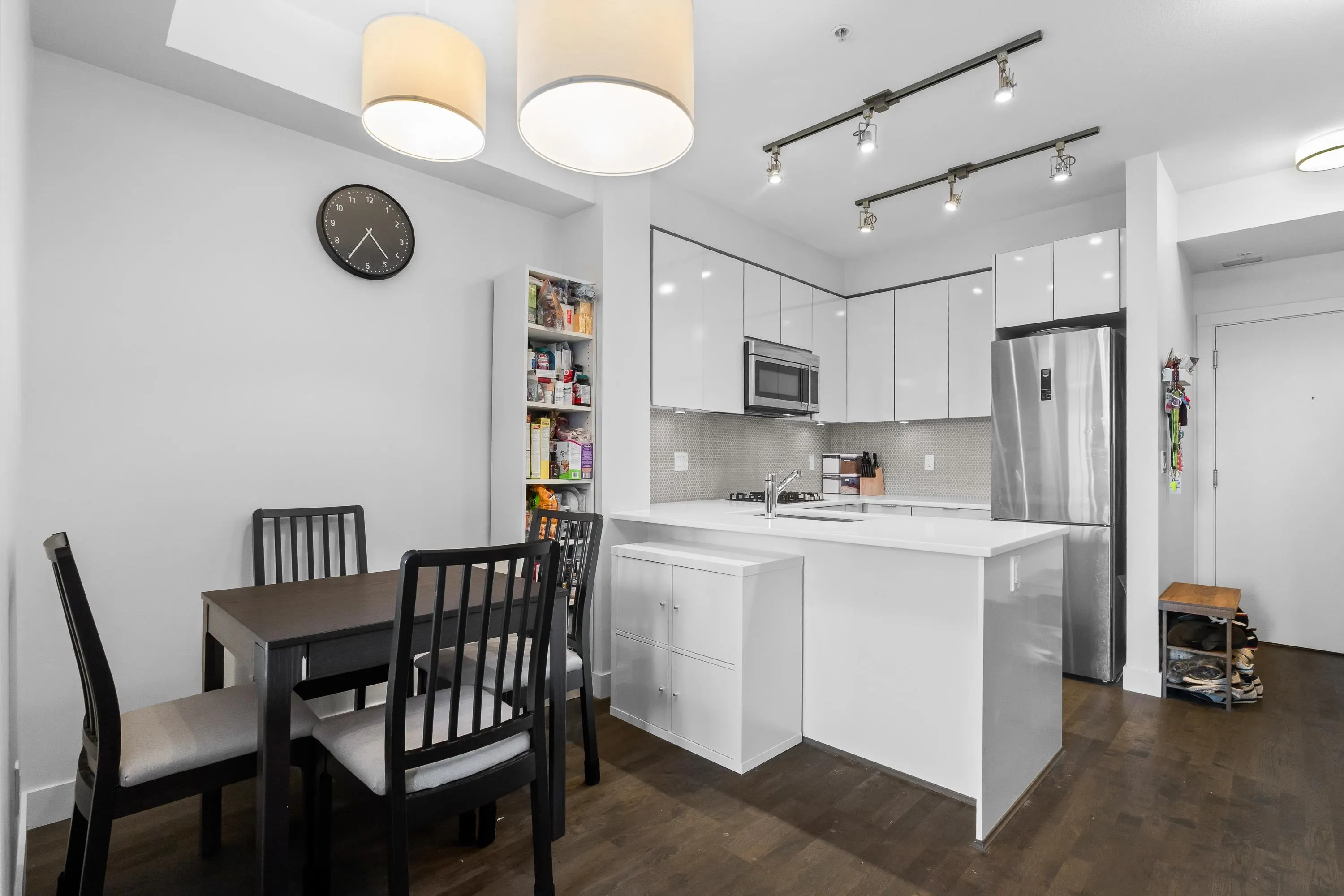 208 10011 River Drive