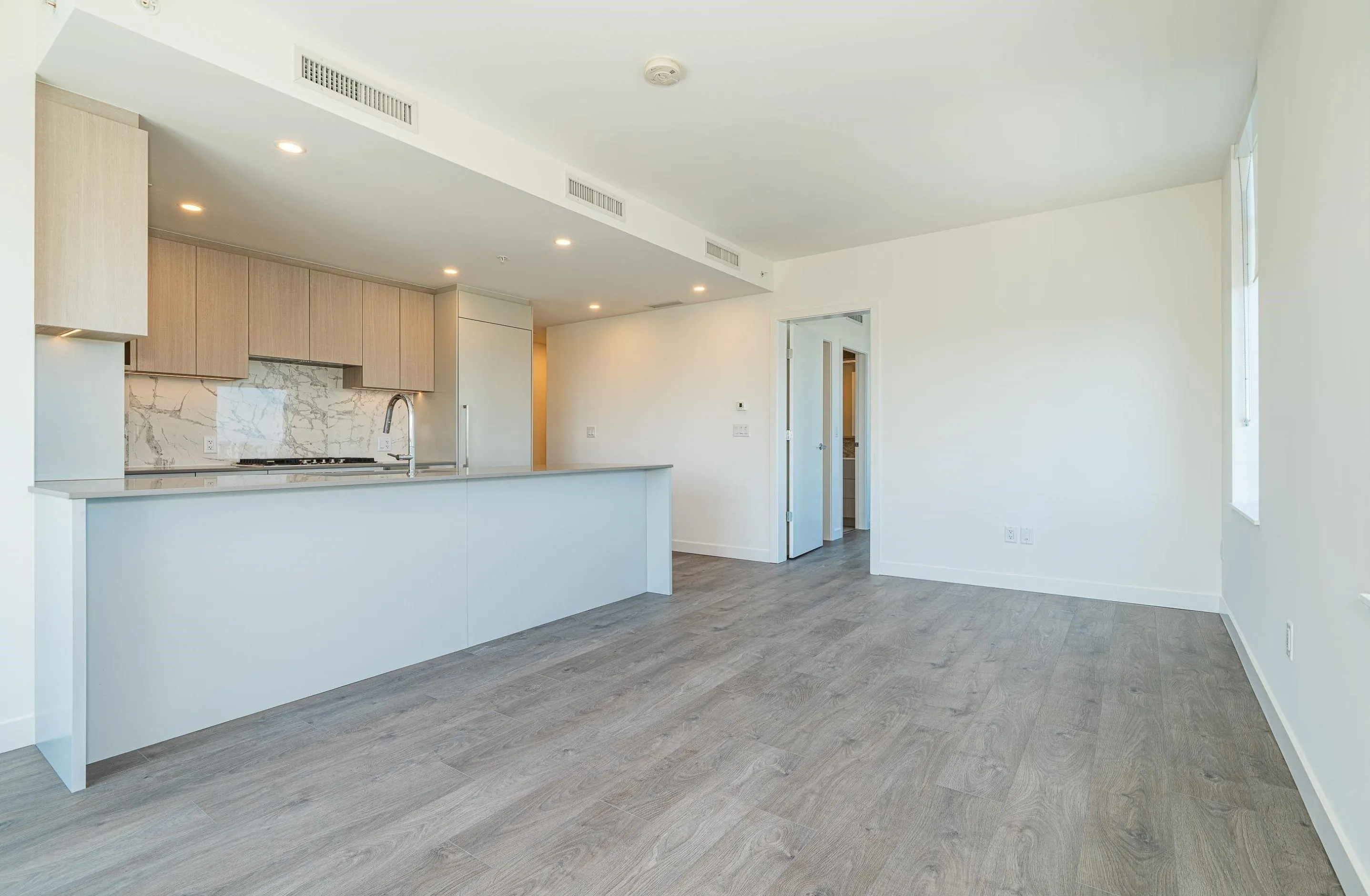 1309 6468 Willingdon Avenue