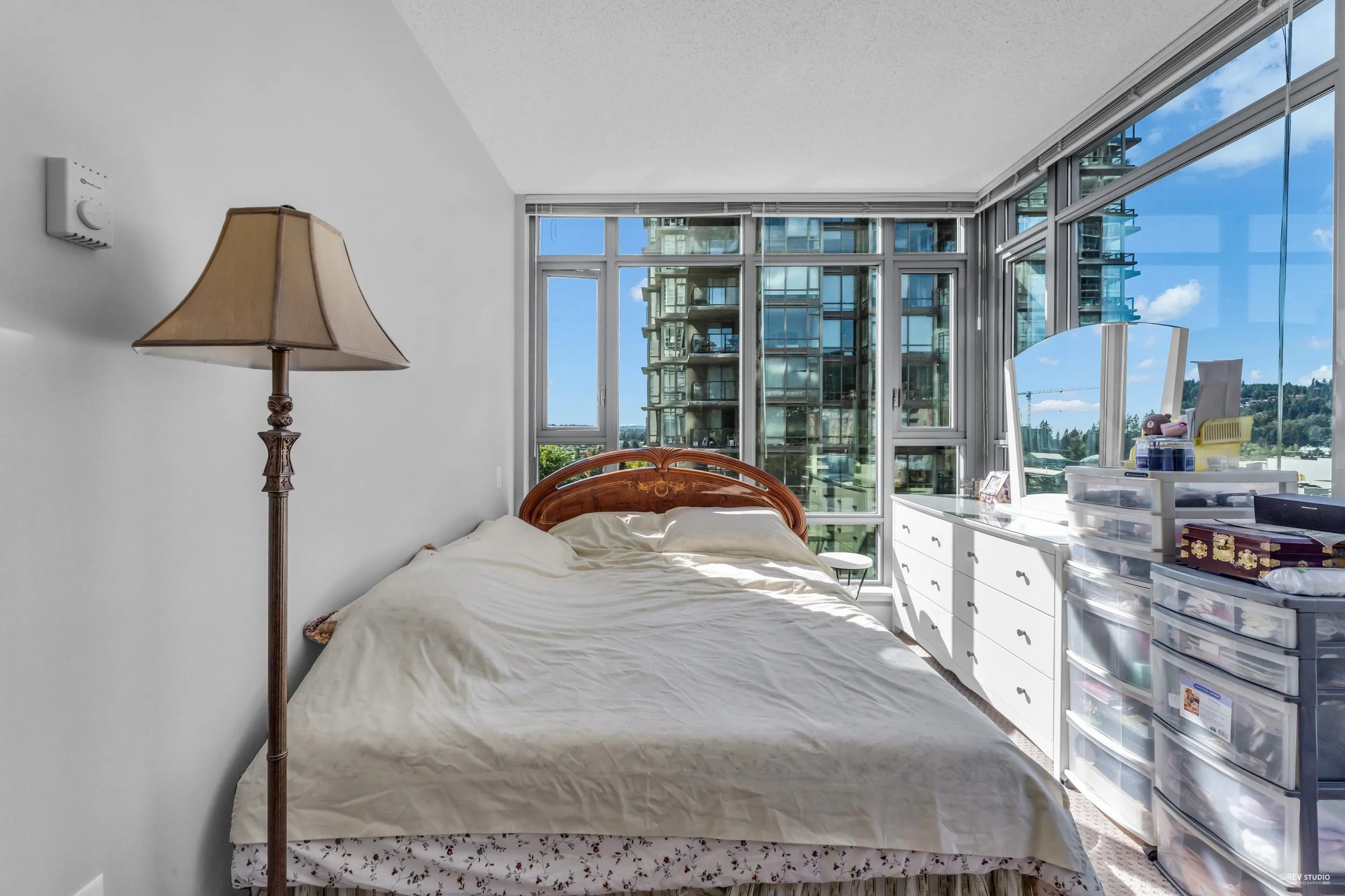 902 1155 The High Street