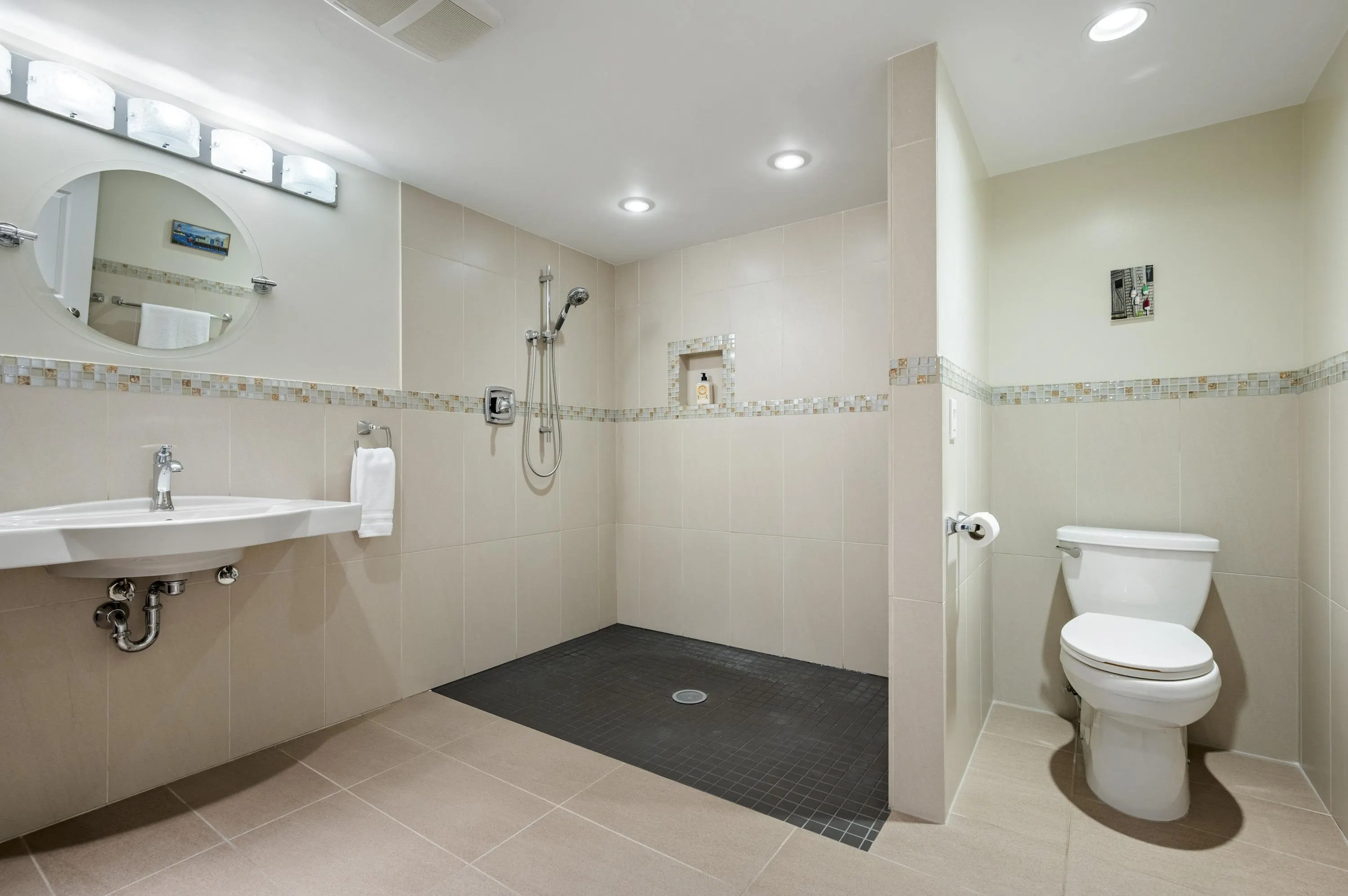62 8737 212th Street