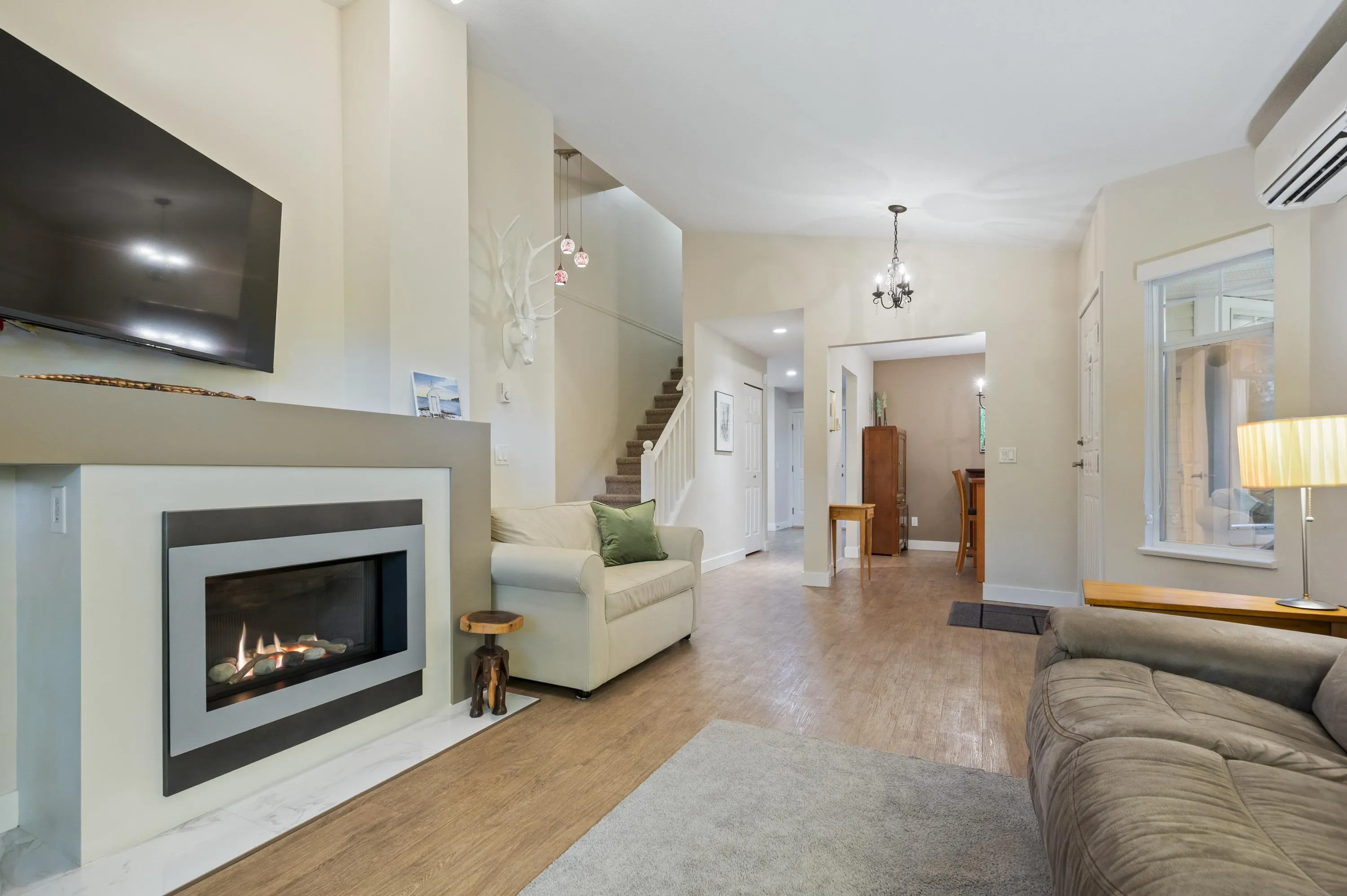 62 8737 212th Street