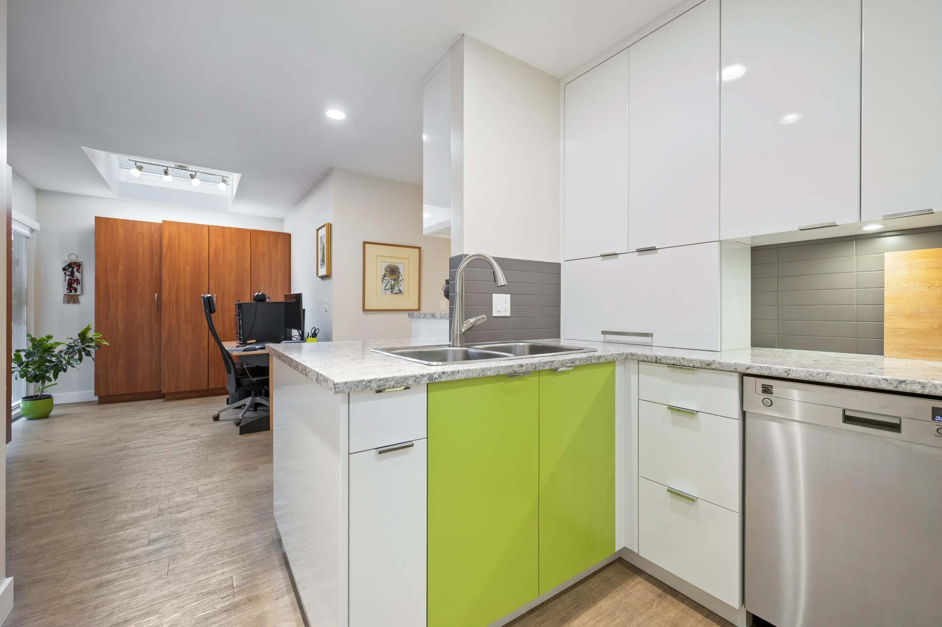 62 8737 212th Street