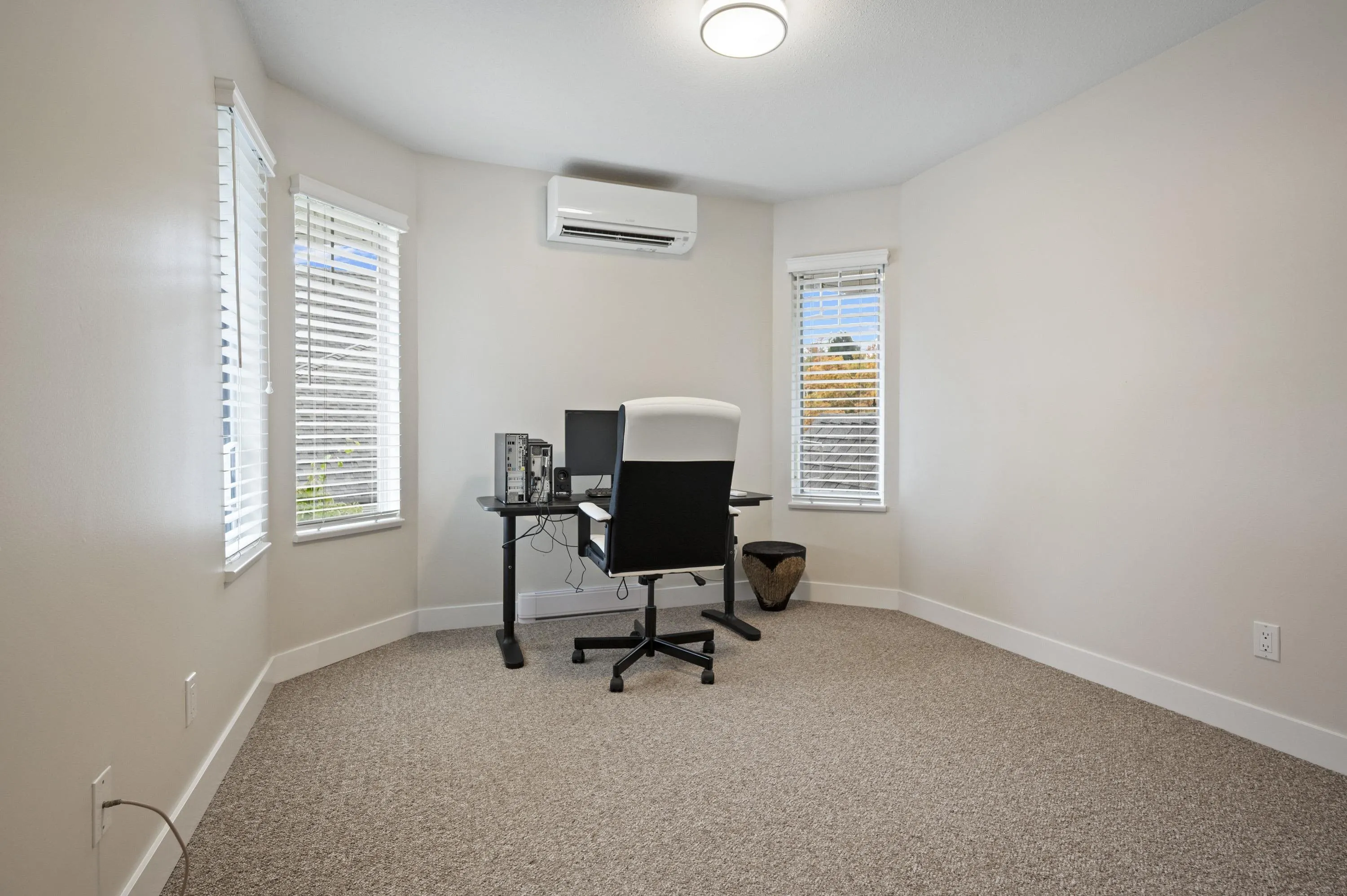 62 8737 212th Street