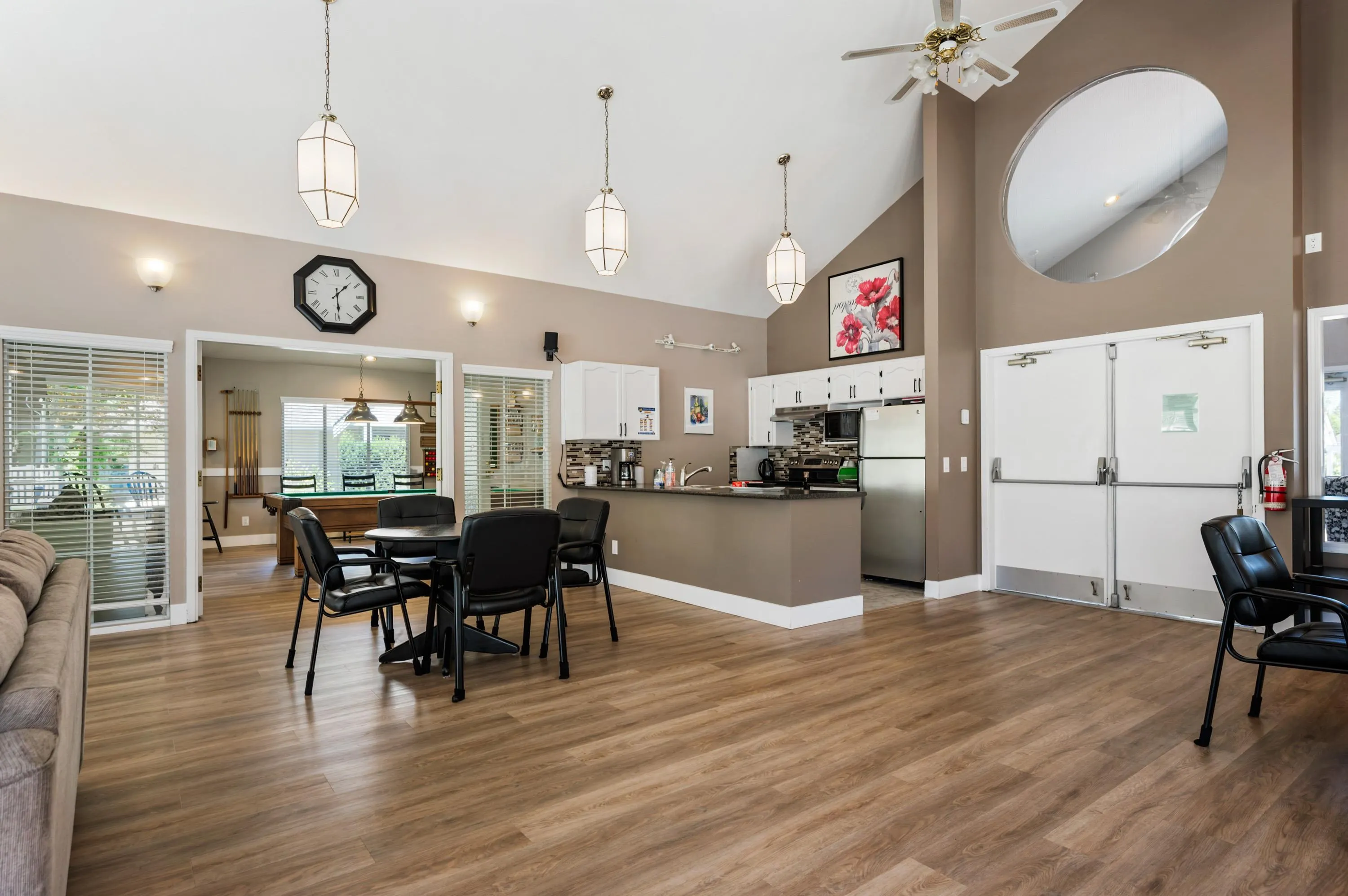 62 8737 212th Street