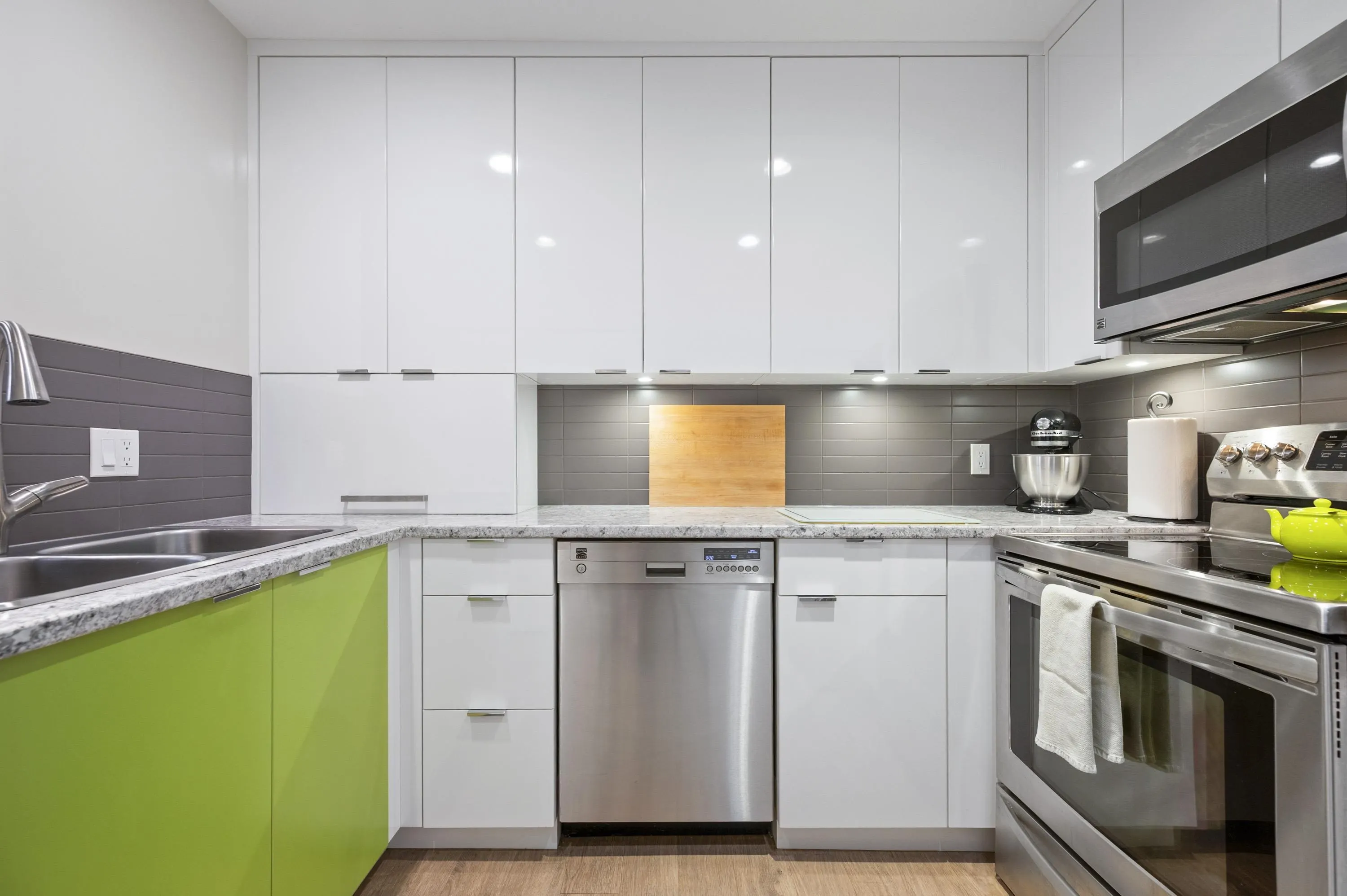 62 8737 212th Street