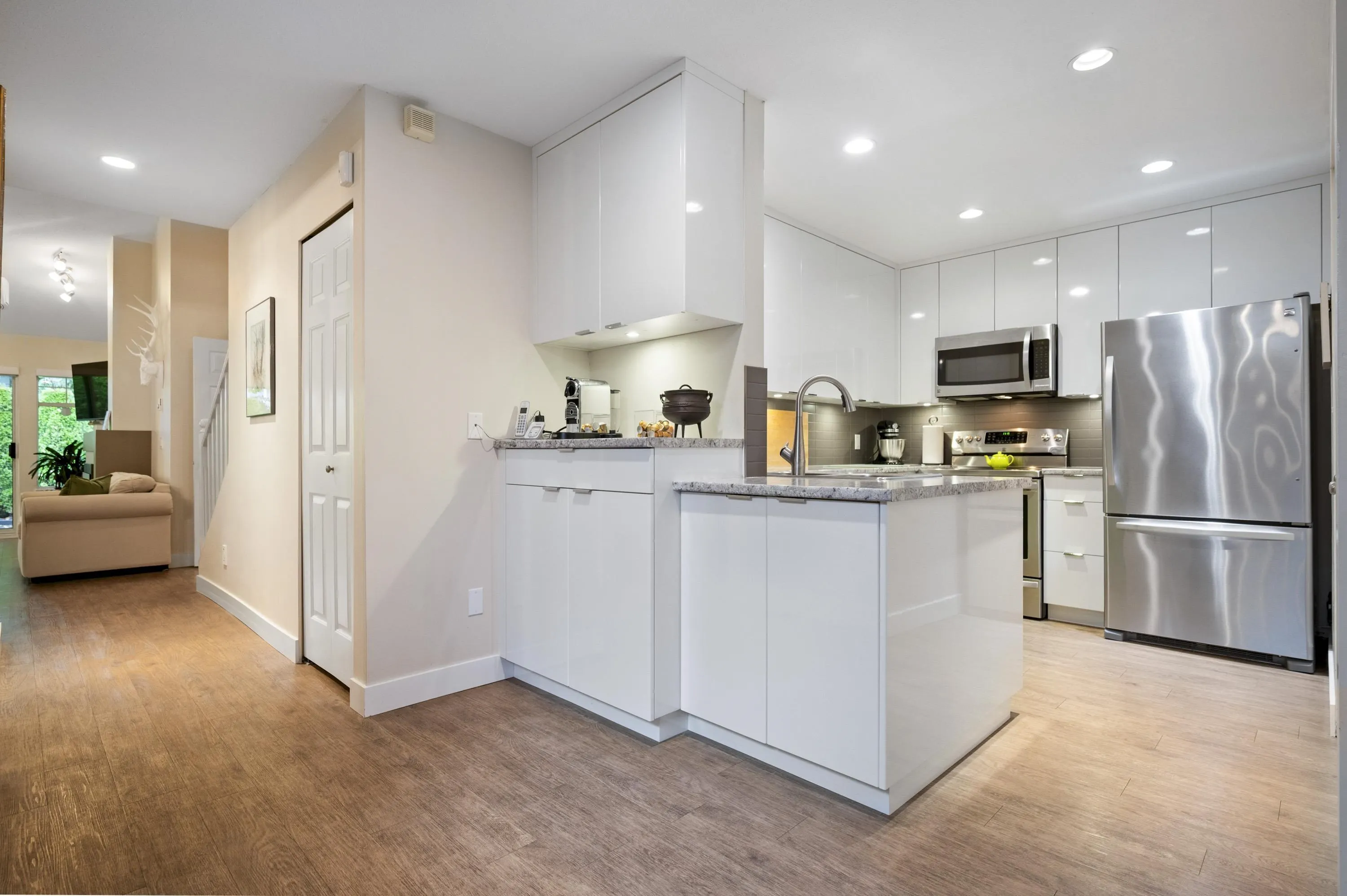 62 8737 212th Street