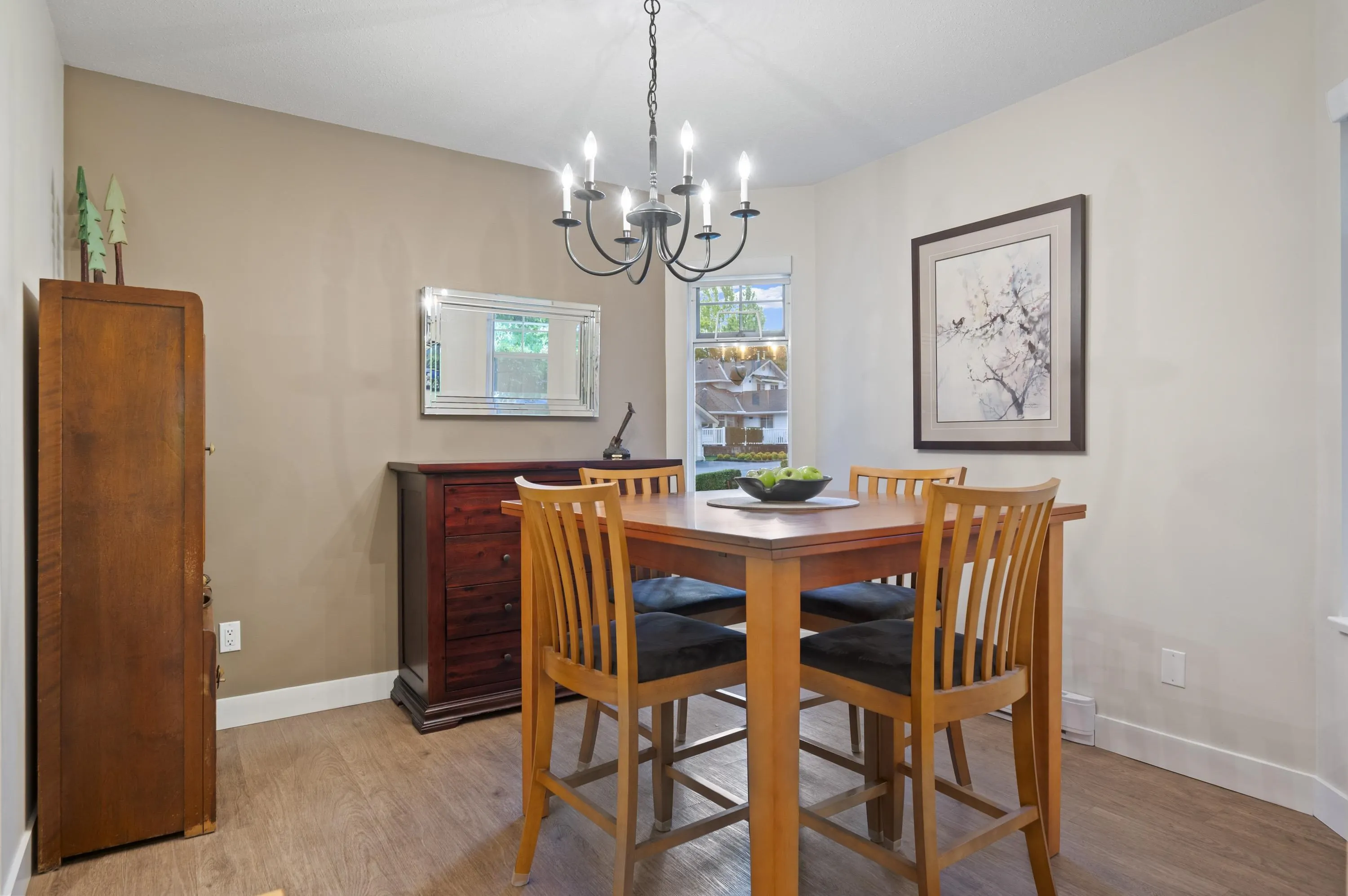 62 8737 212th Street