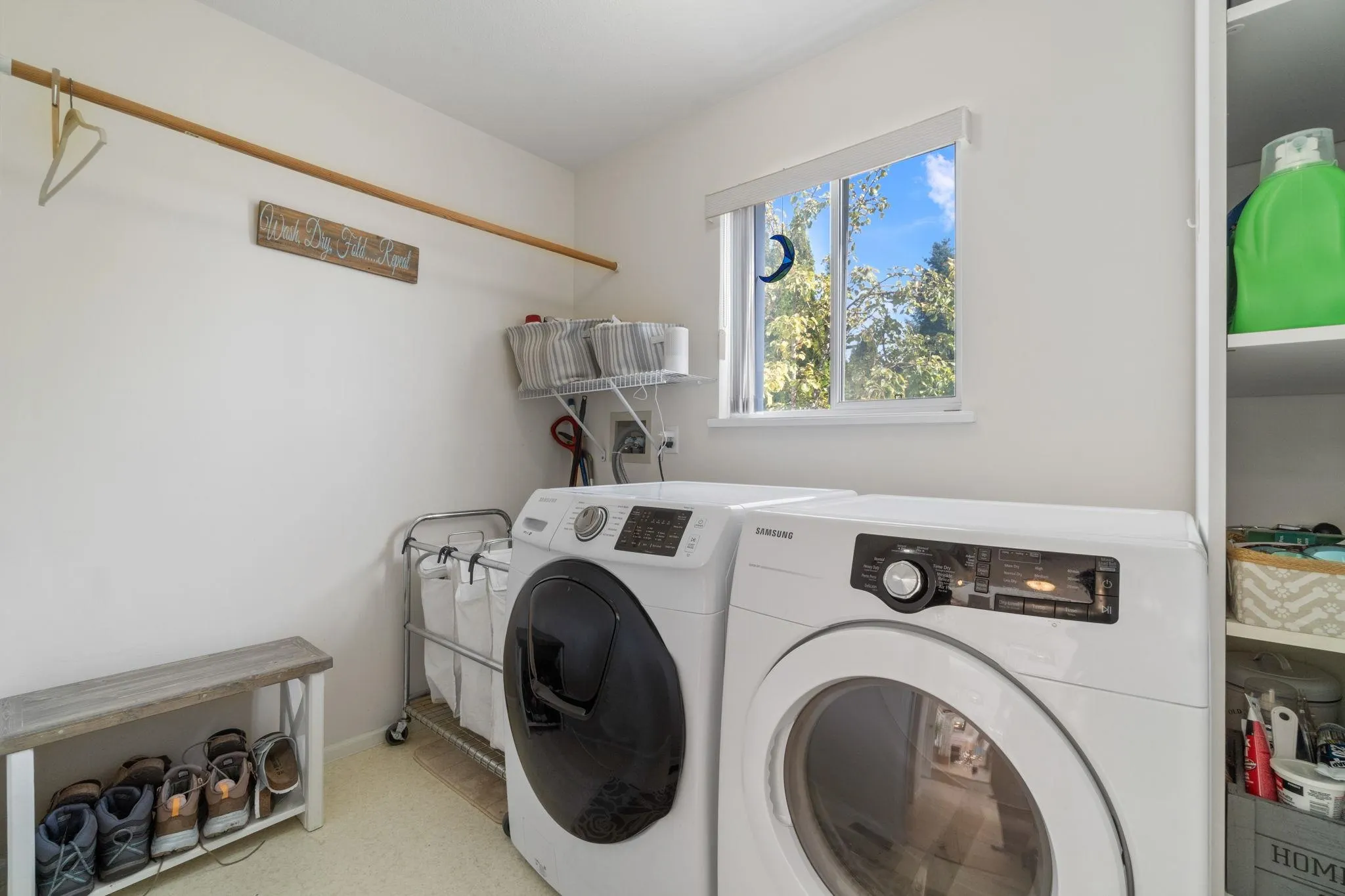 2939 Cliffrose Crescent