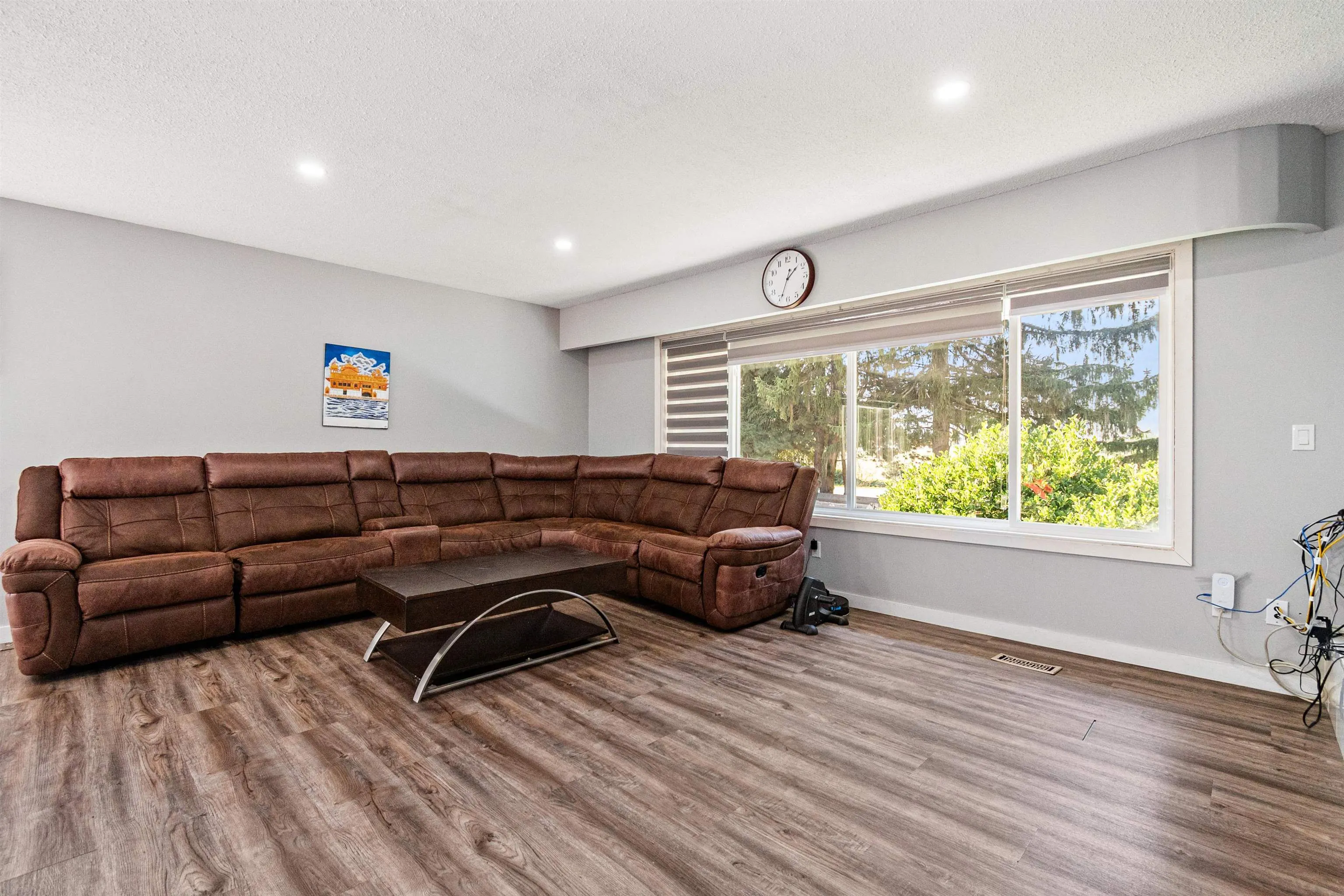 5460 Interprovincial Highway