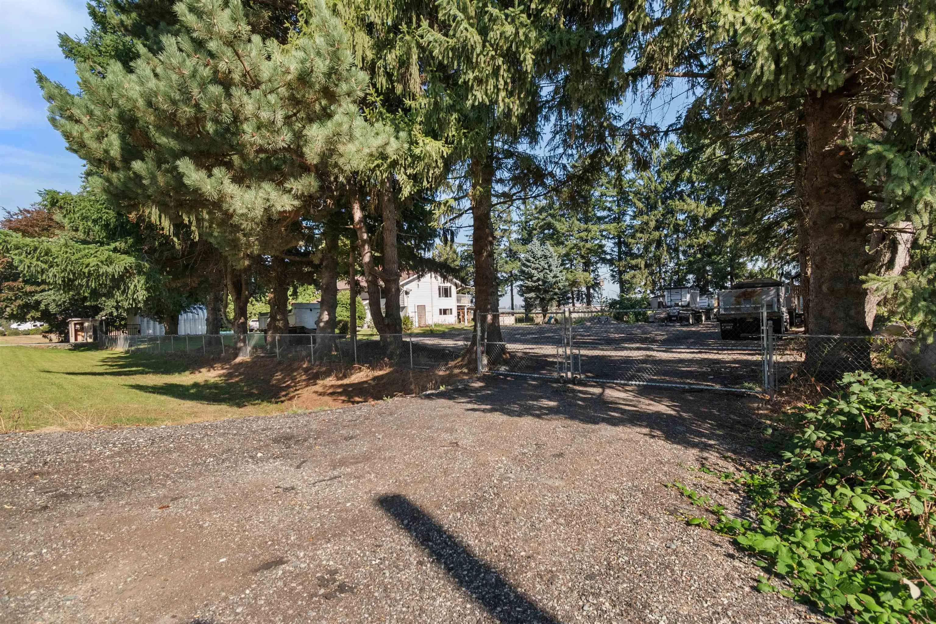 5460 Interprovincial Highway