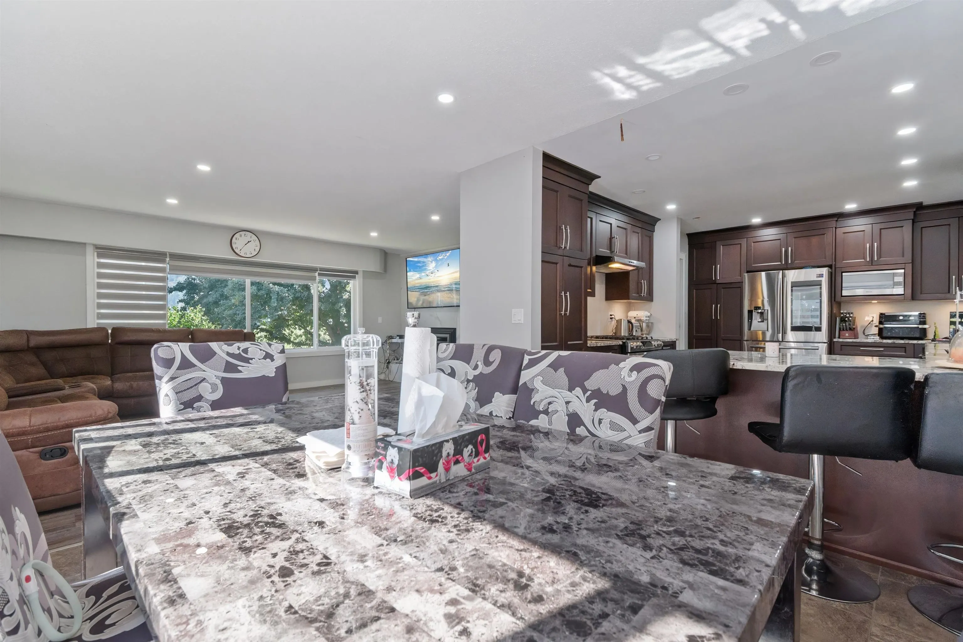 5460 Interprovincial Highway