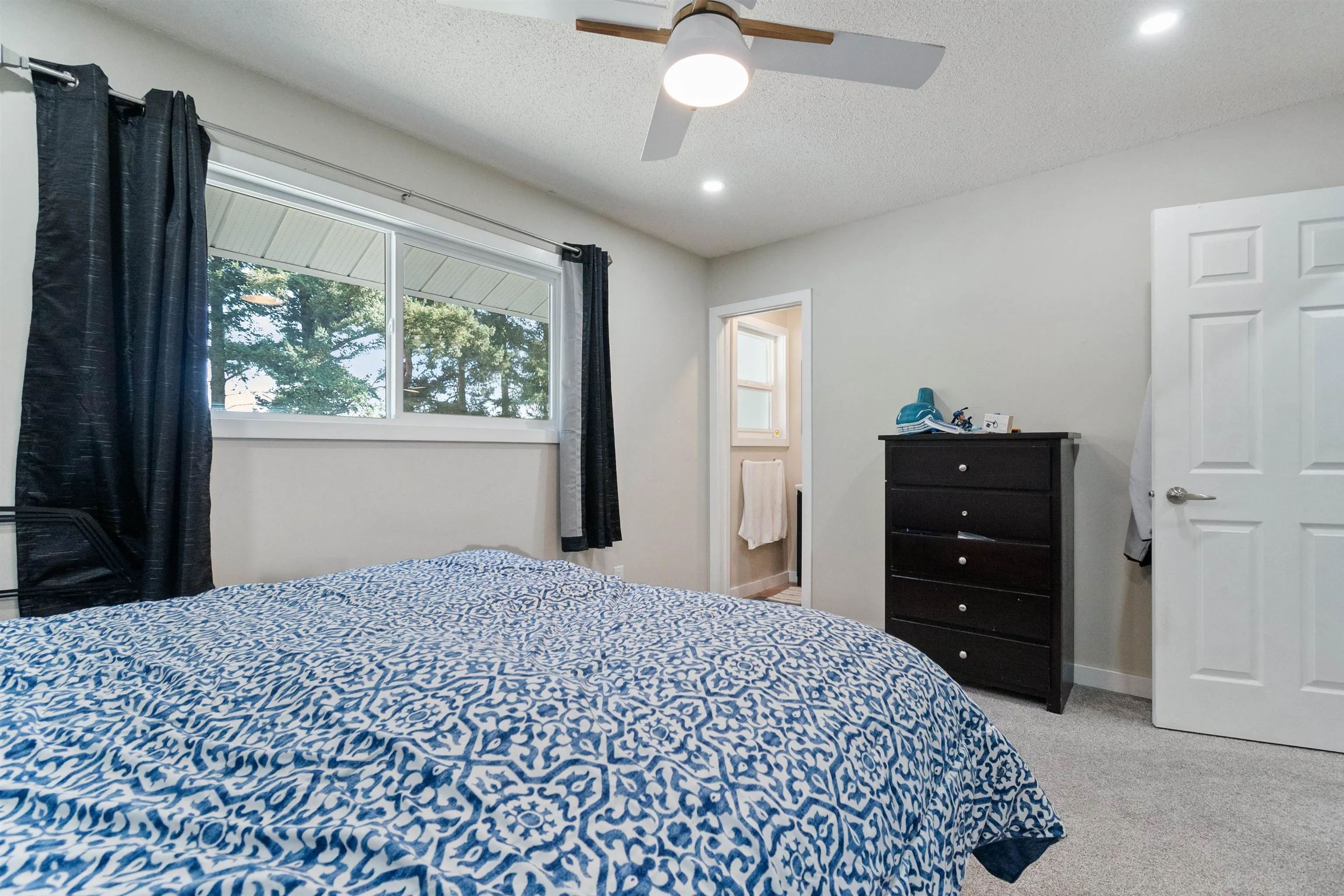 5460 Interprovincial Highway