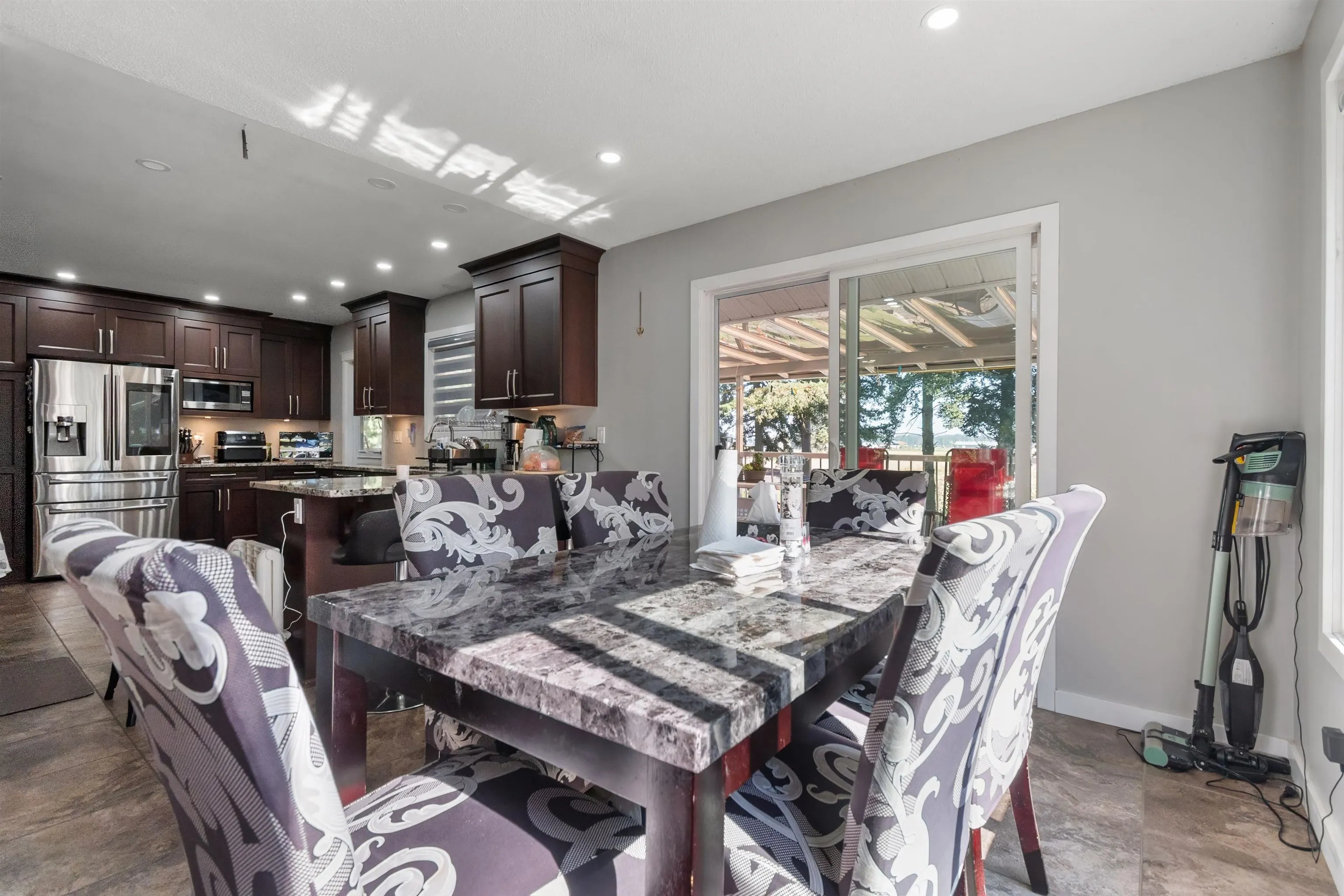 5460 Interprovincial Highway