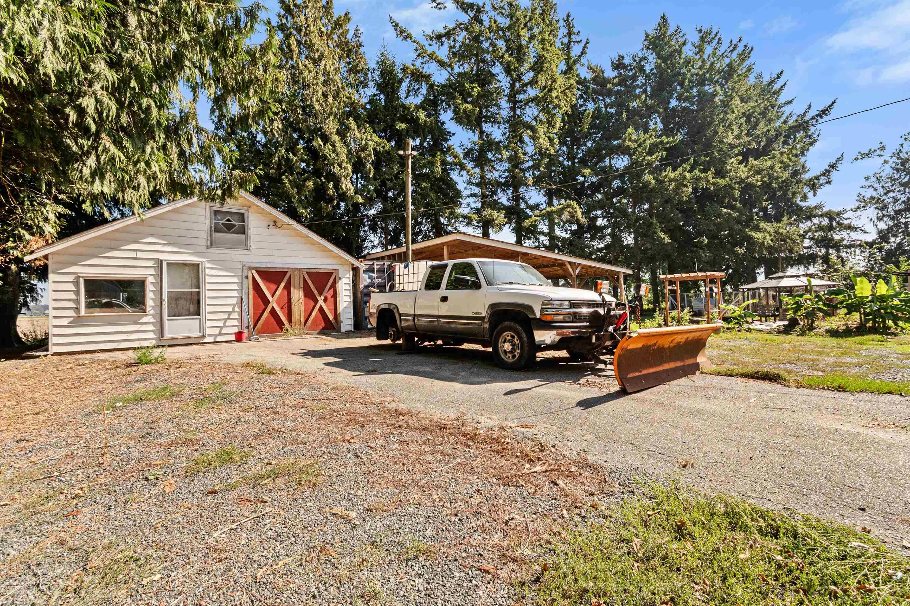 5460 Interprovincial Highway