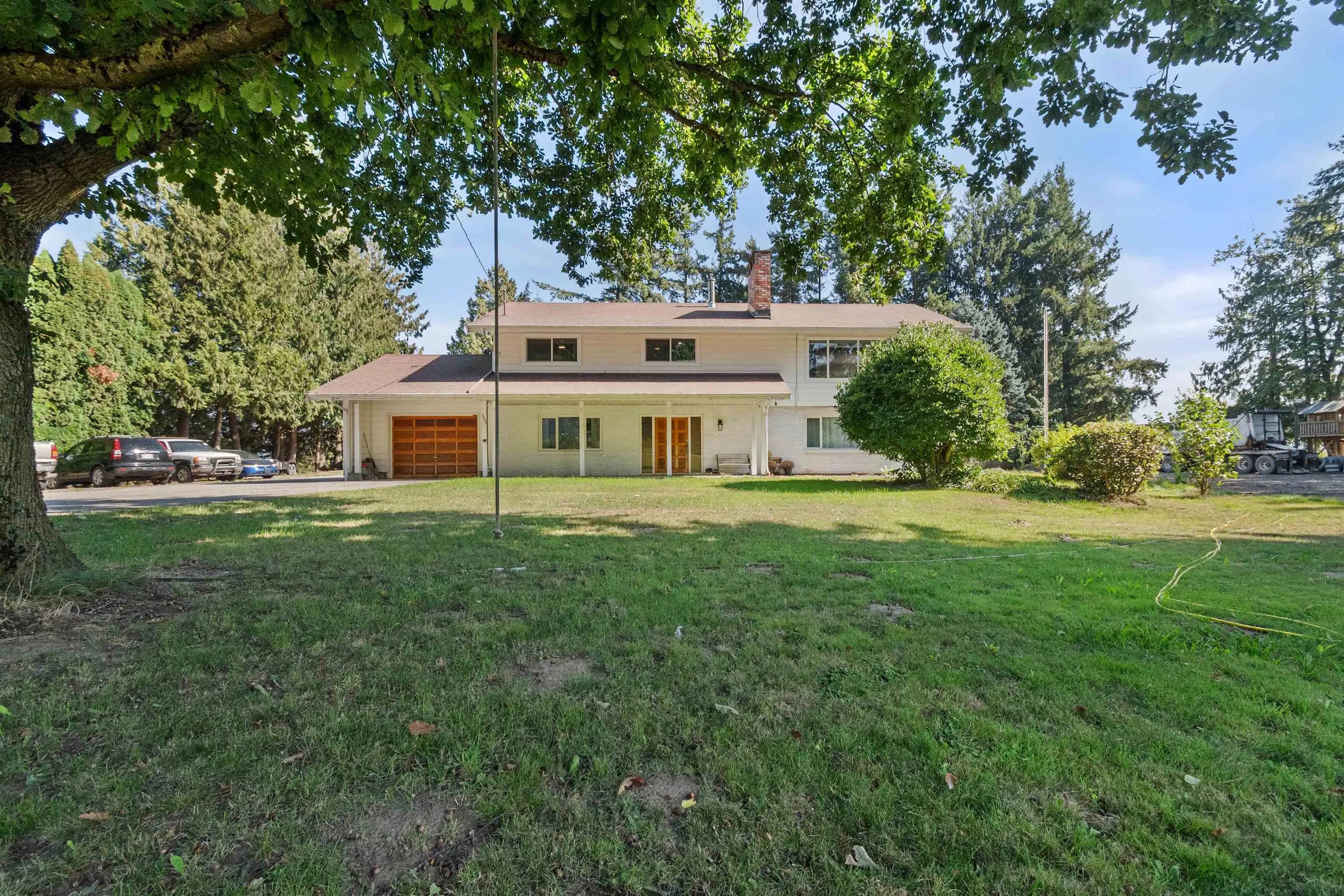 5460 Interprovincial Highway