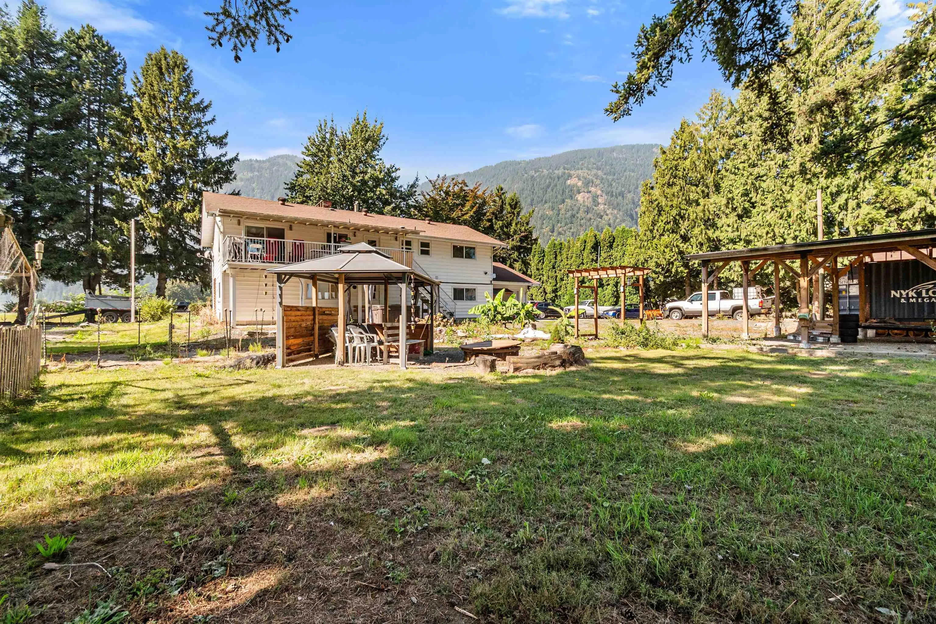 5460 Interprovincial Highway