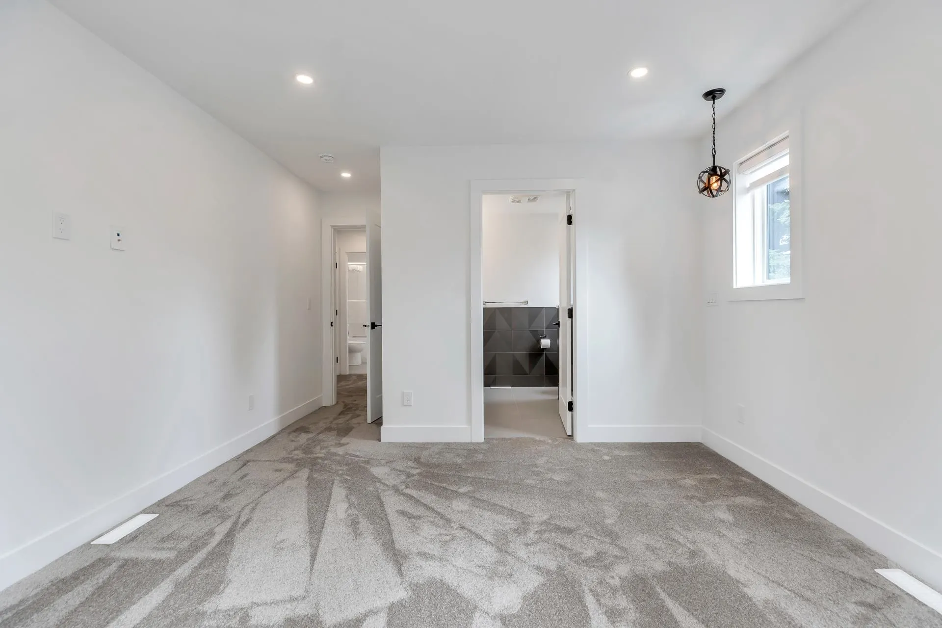 2284 Mouldstade Road