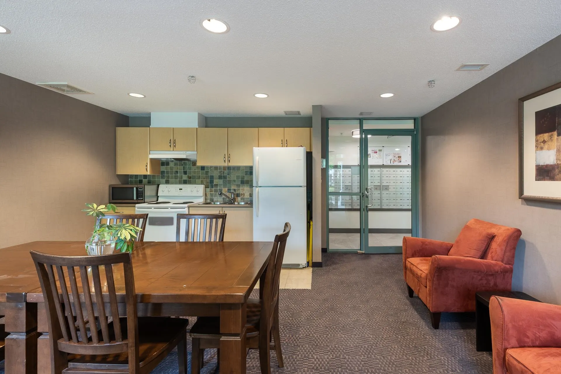 905 6659 Southoaks Crescent