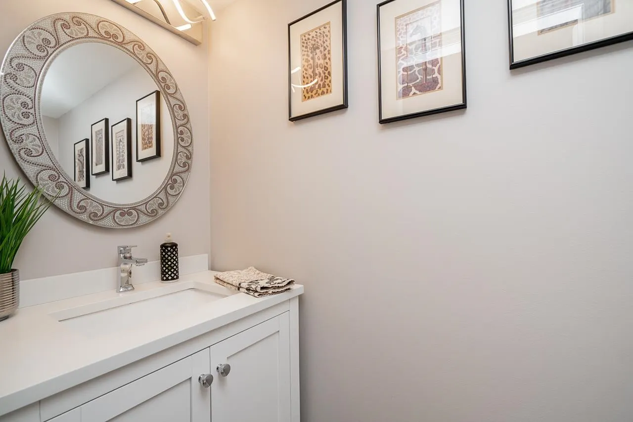 31 23281 Kanaka Way