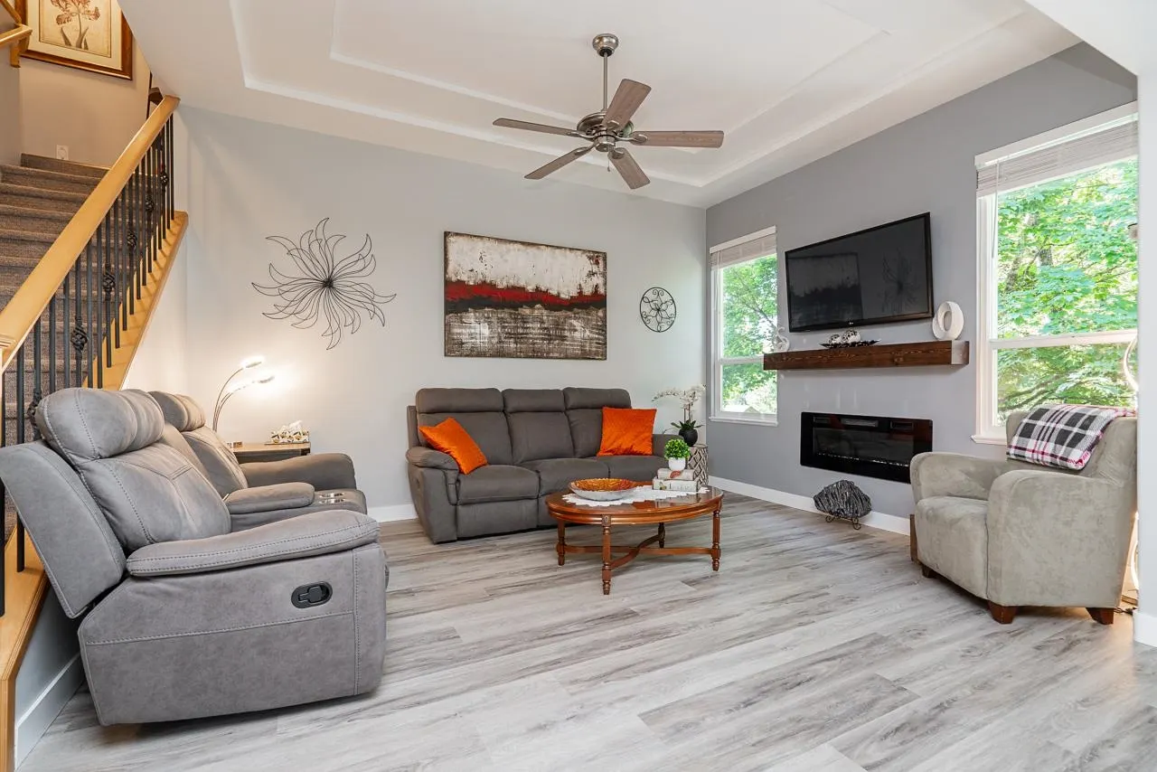 31 23281 Kanaka Way