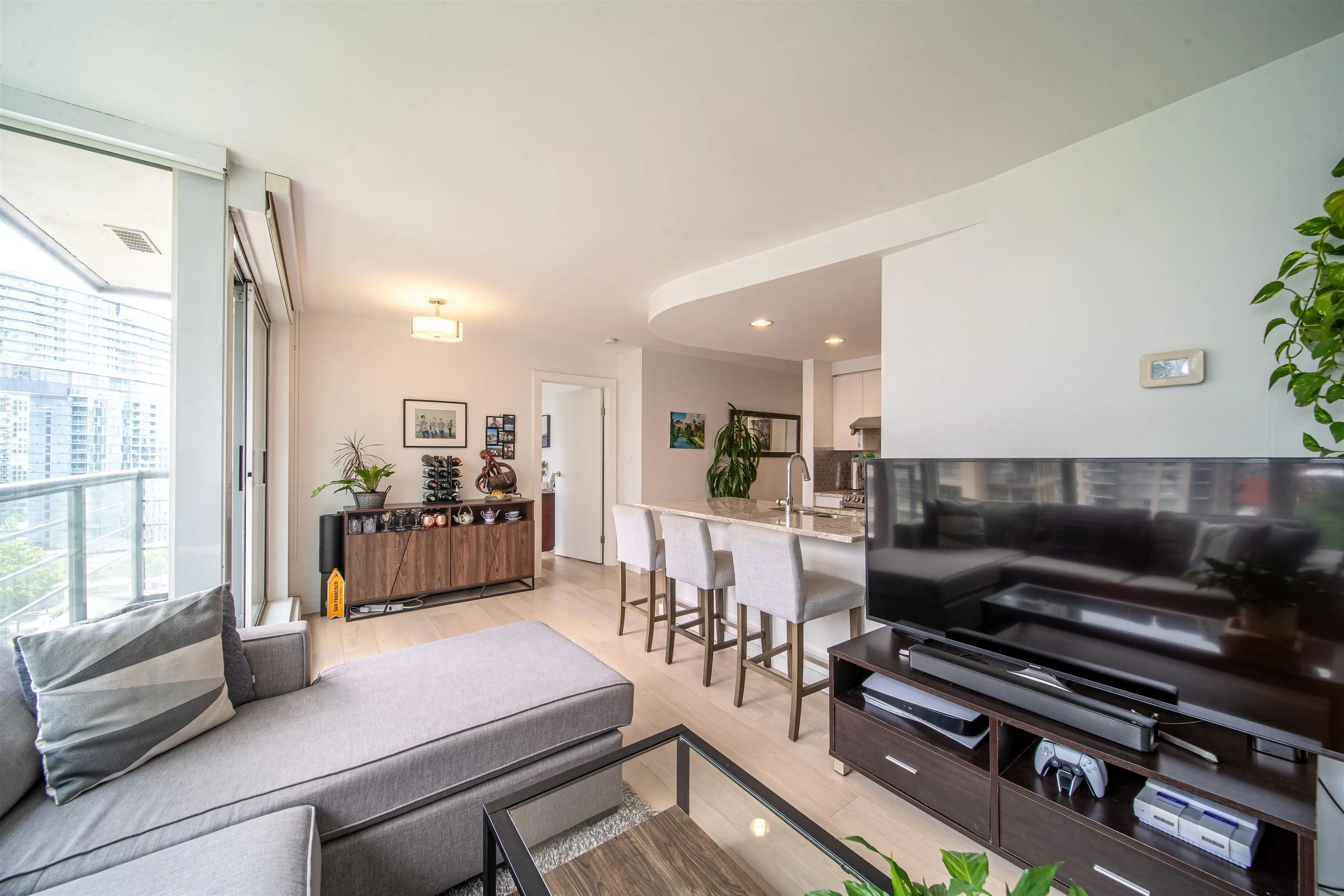 1603 1008 Cambie Street