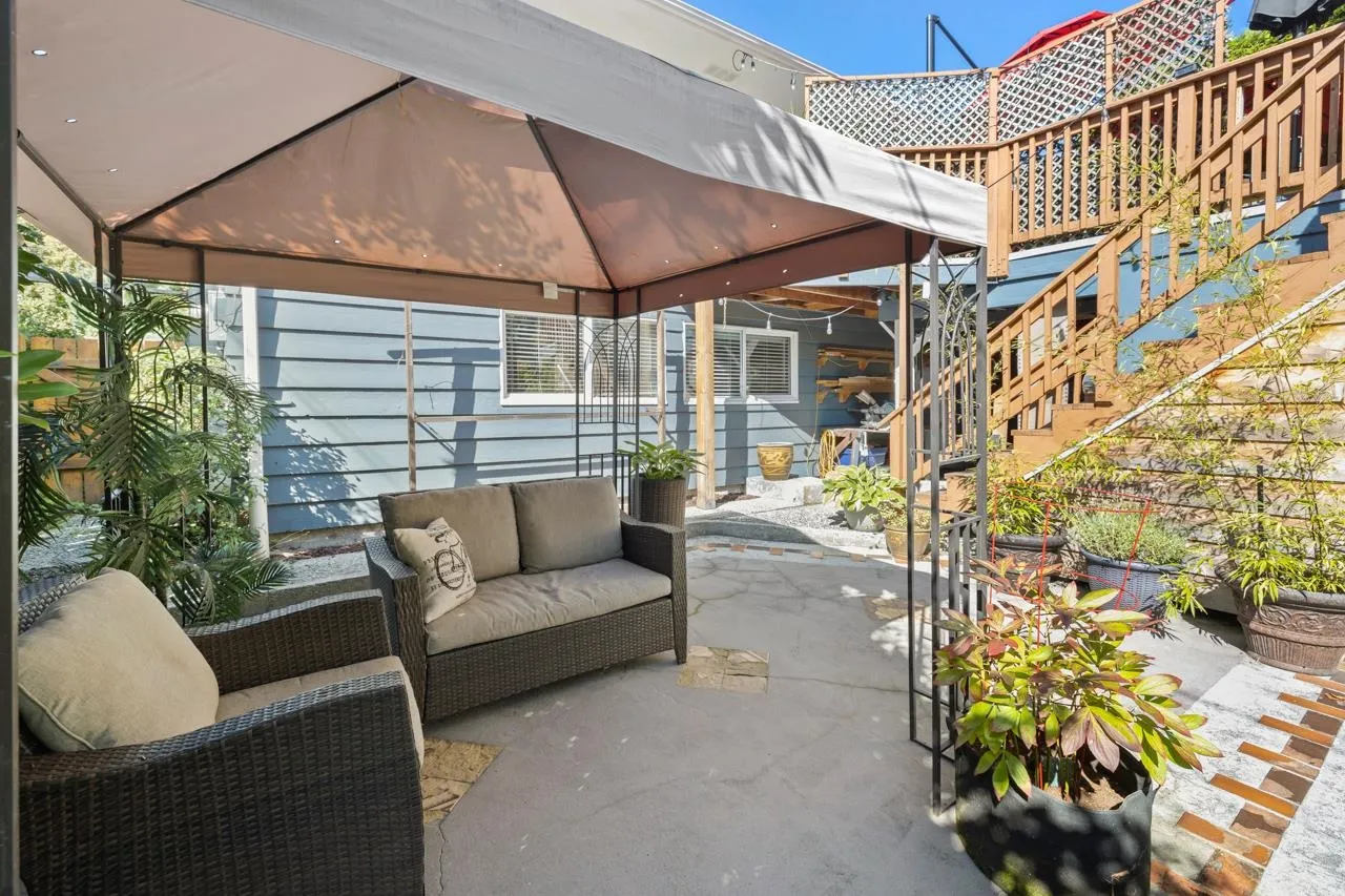 1263 Cloverley Street