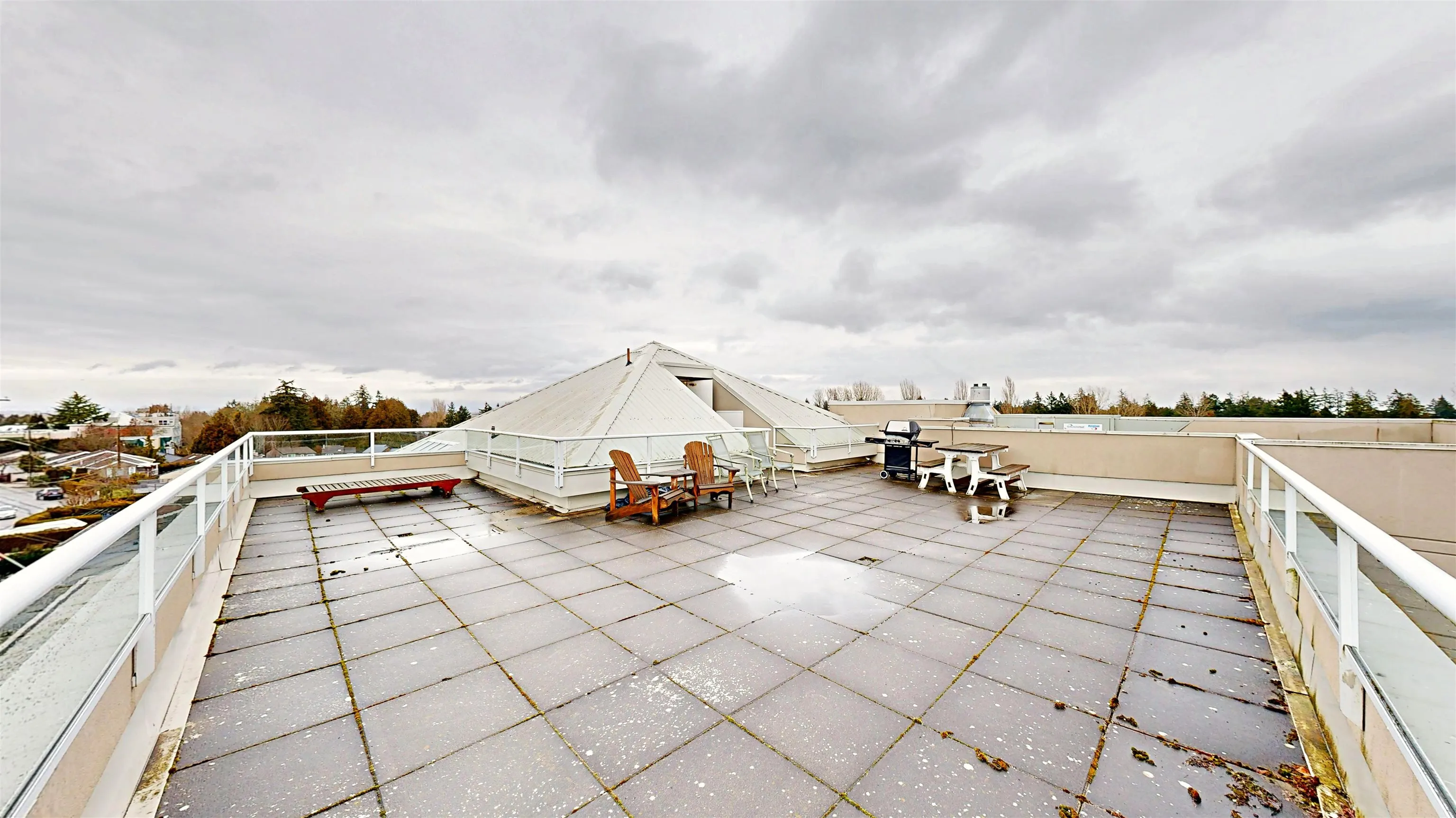 702 1400 View Crescent