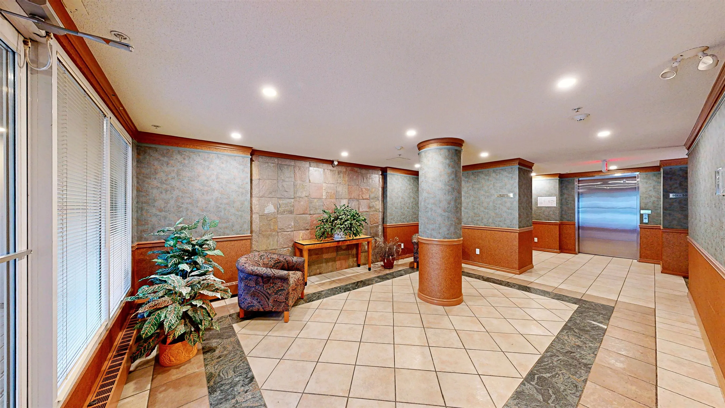 702 1400 View Crescent