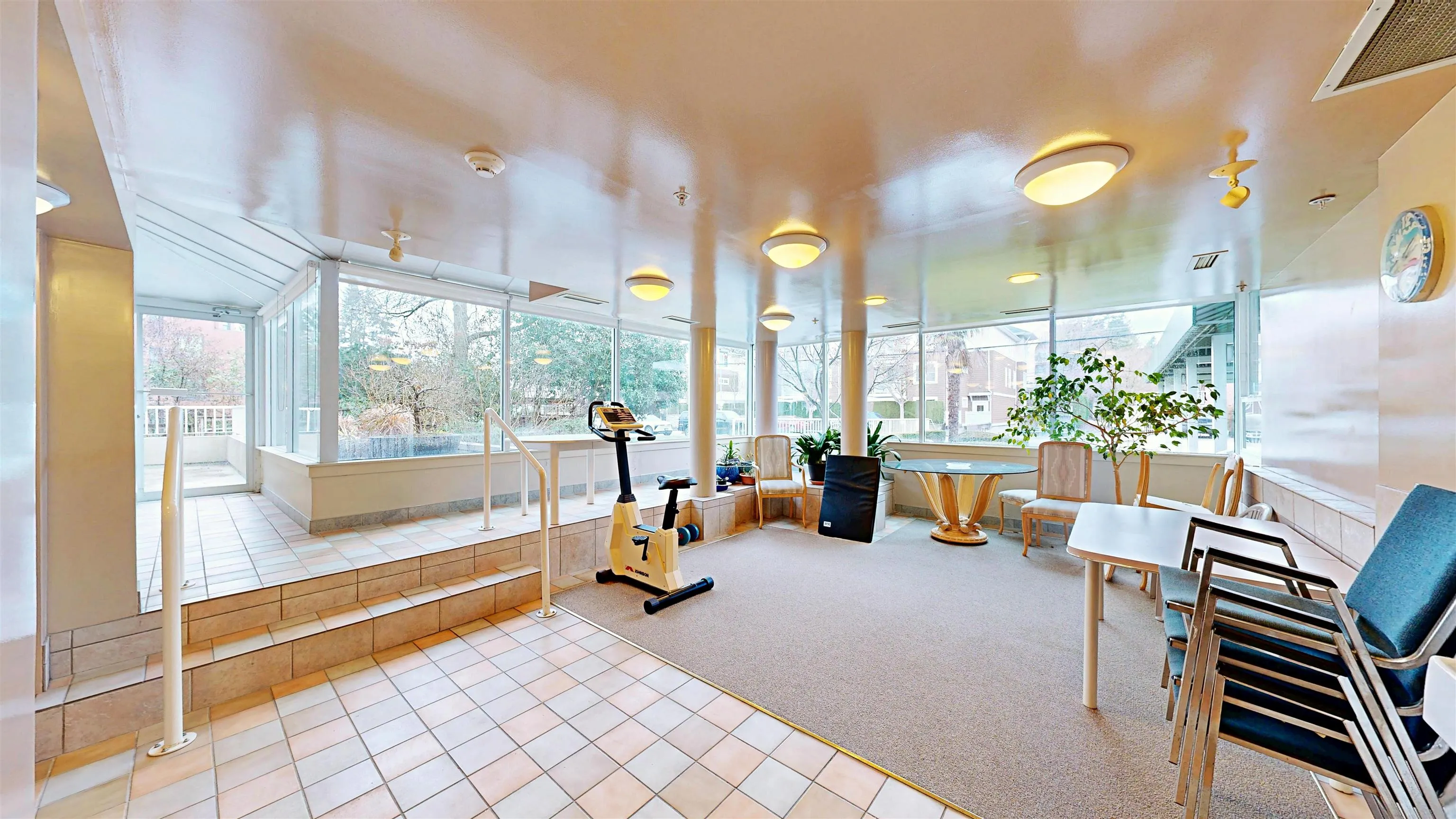 702 1400 View Crescent