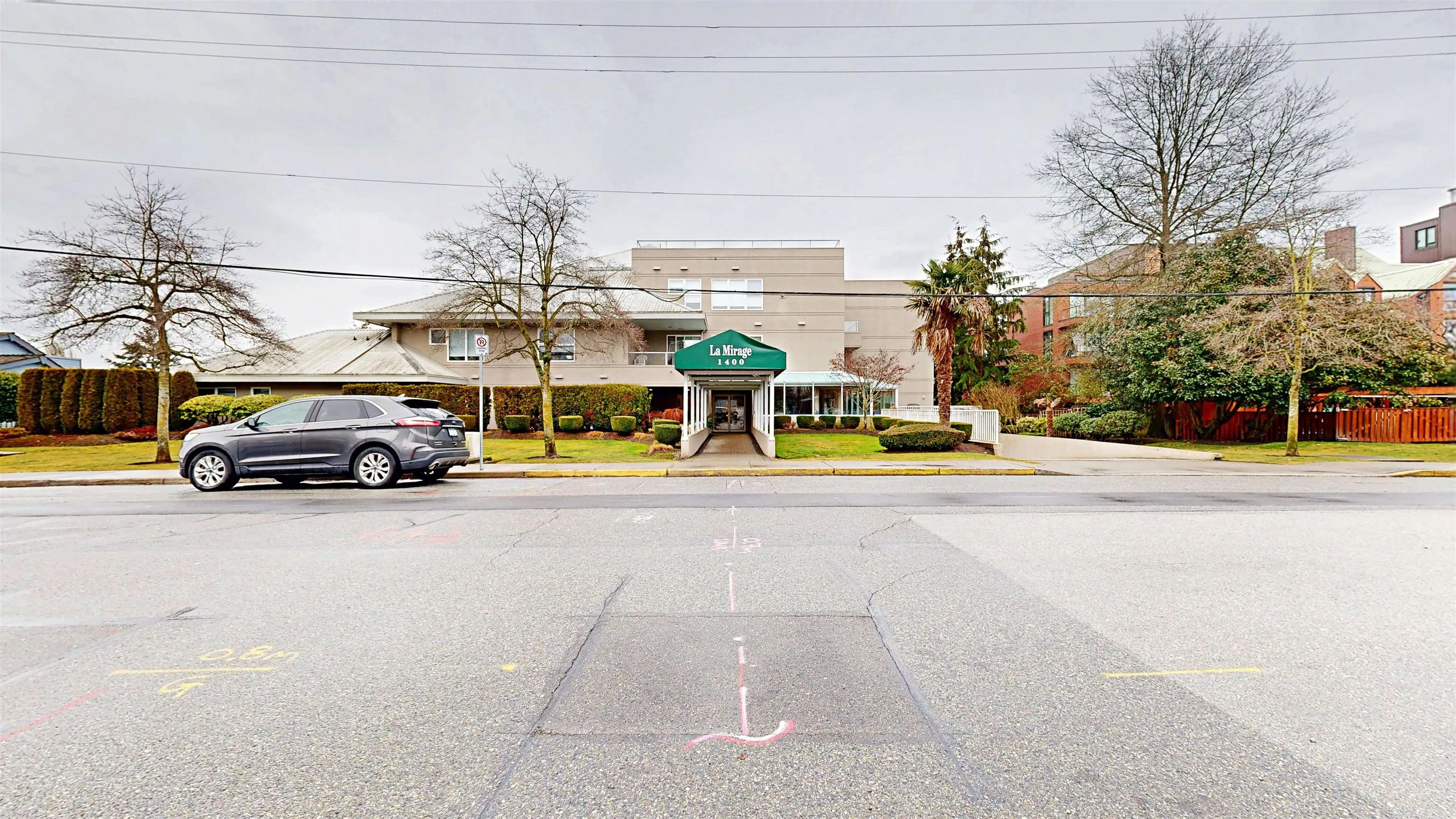 702 1400 View Crescent