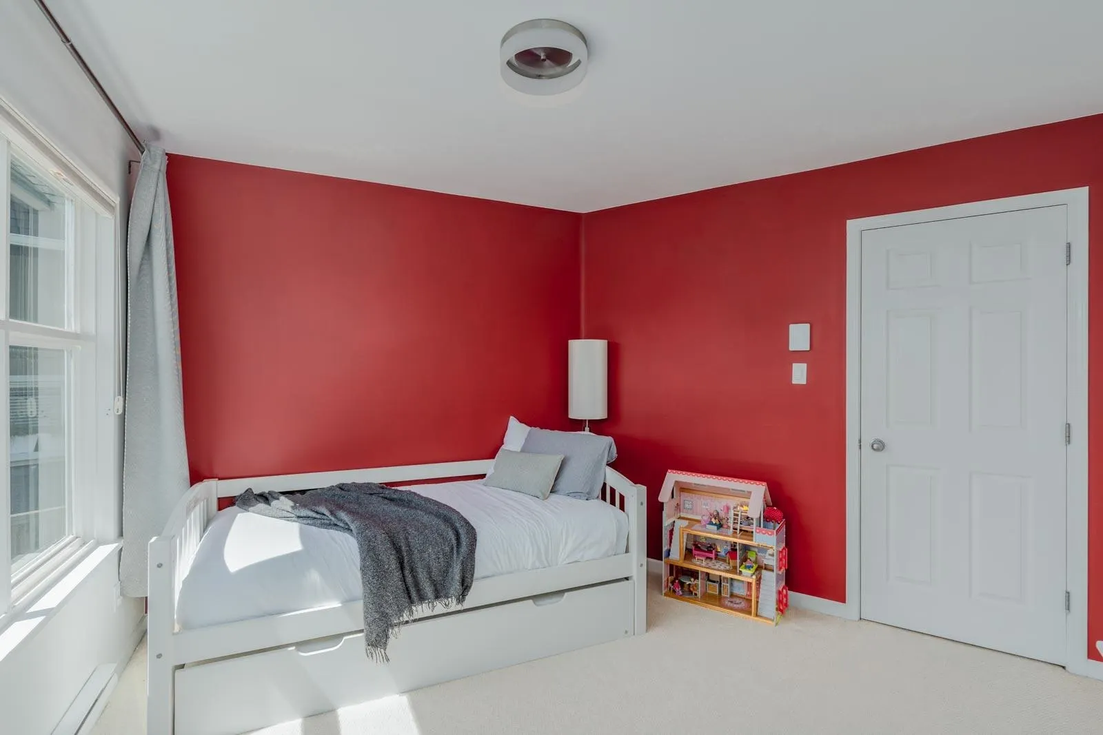 1 252 W 13th Street