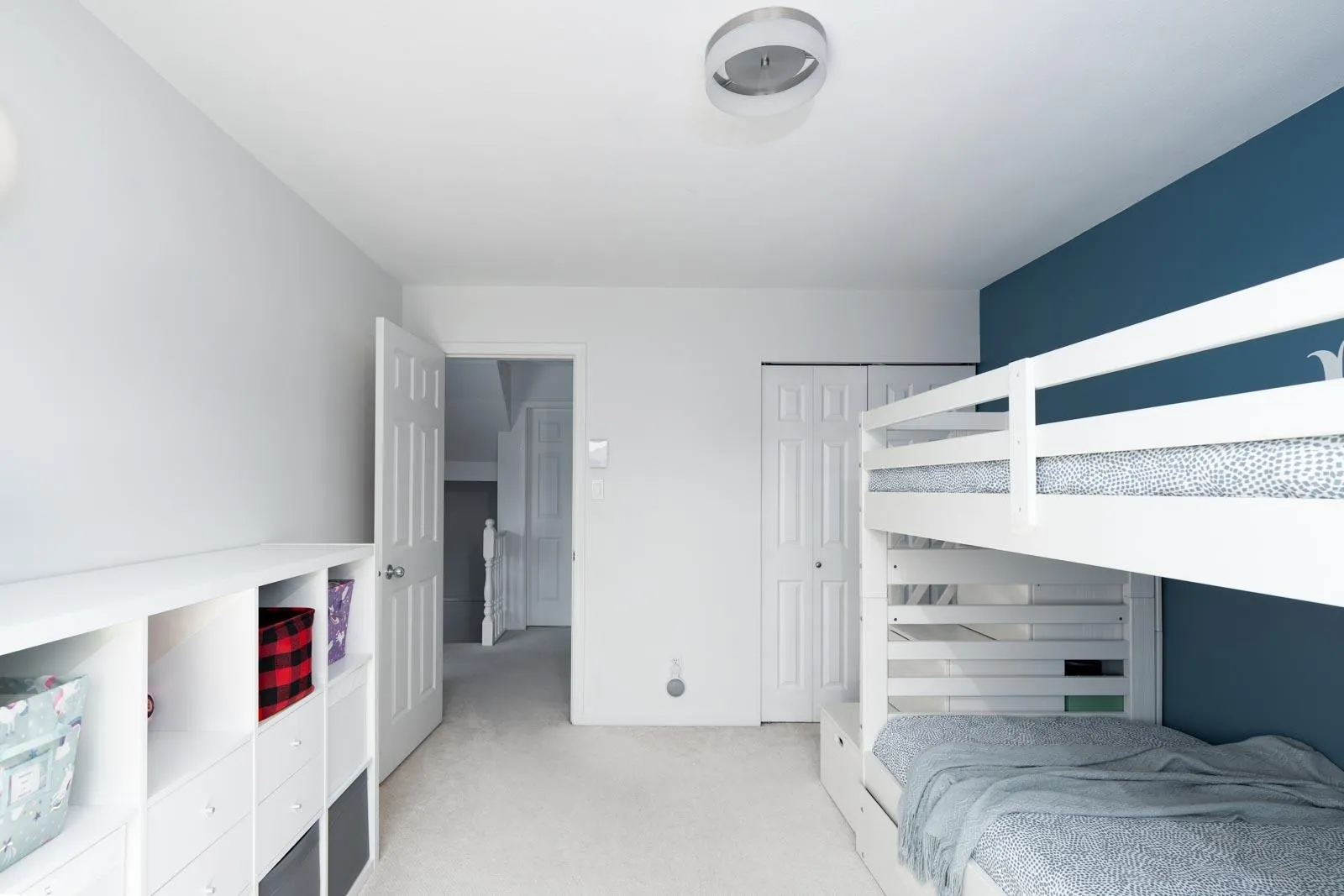 1 252 W 13th Street