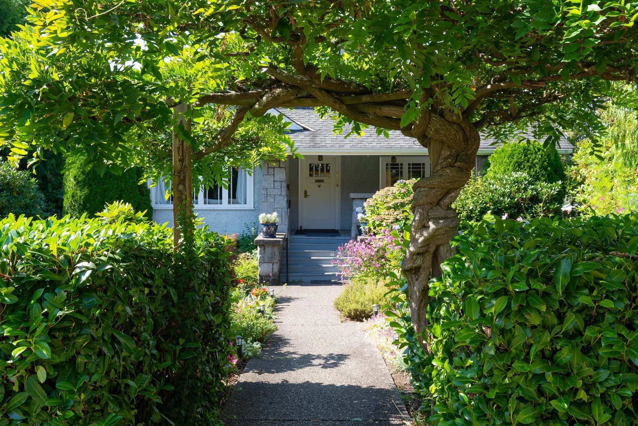4149 Pine Crescent