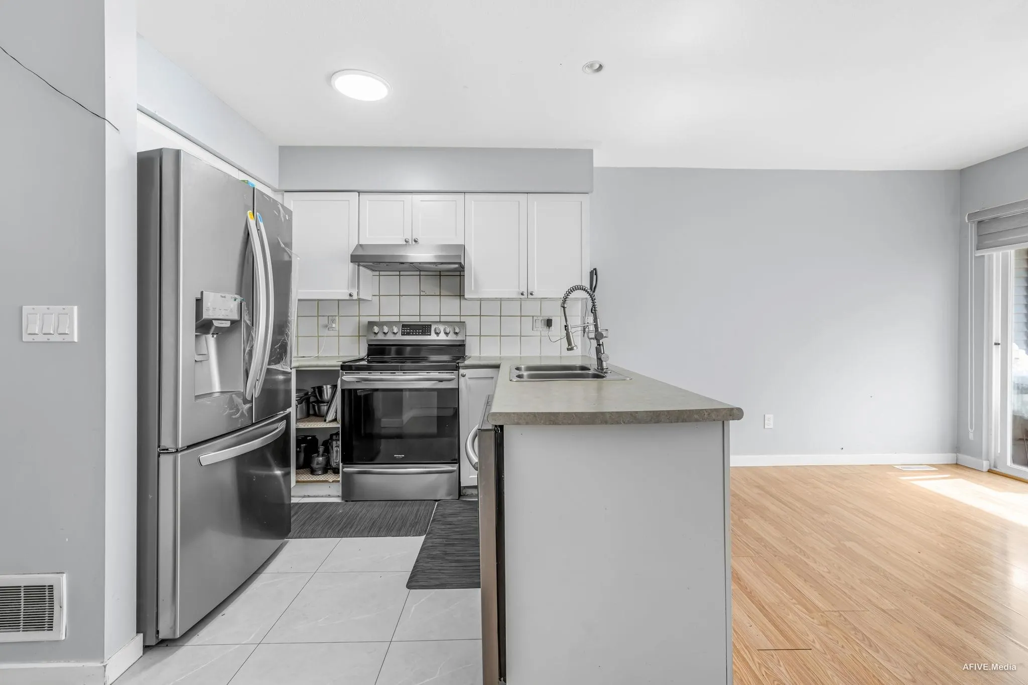 111 12711 64 Avenue