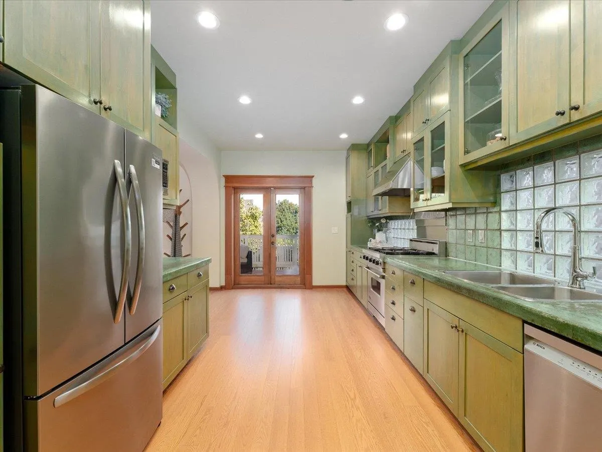 1216 Lakewood Drive