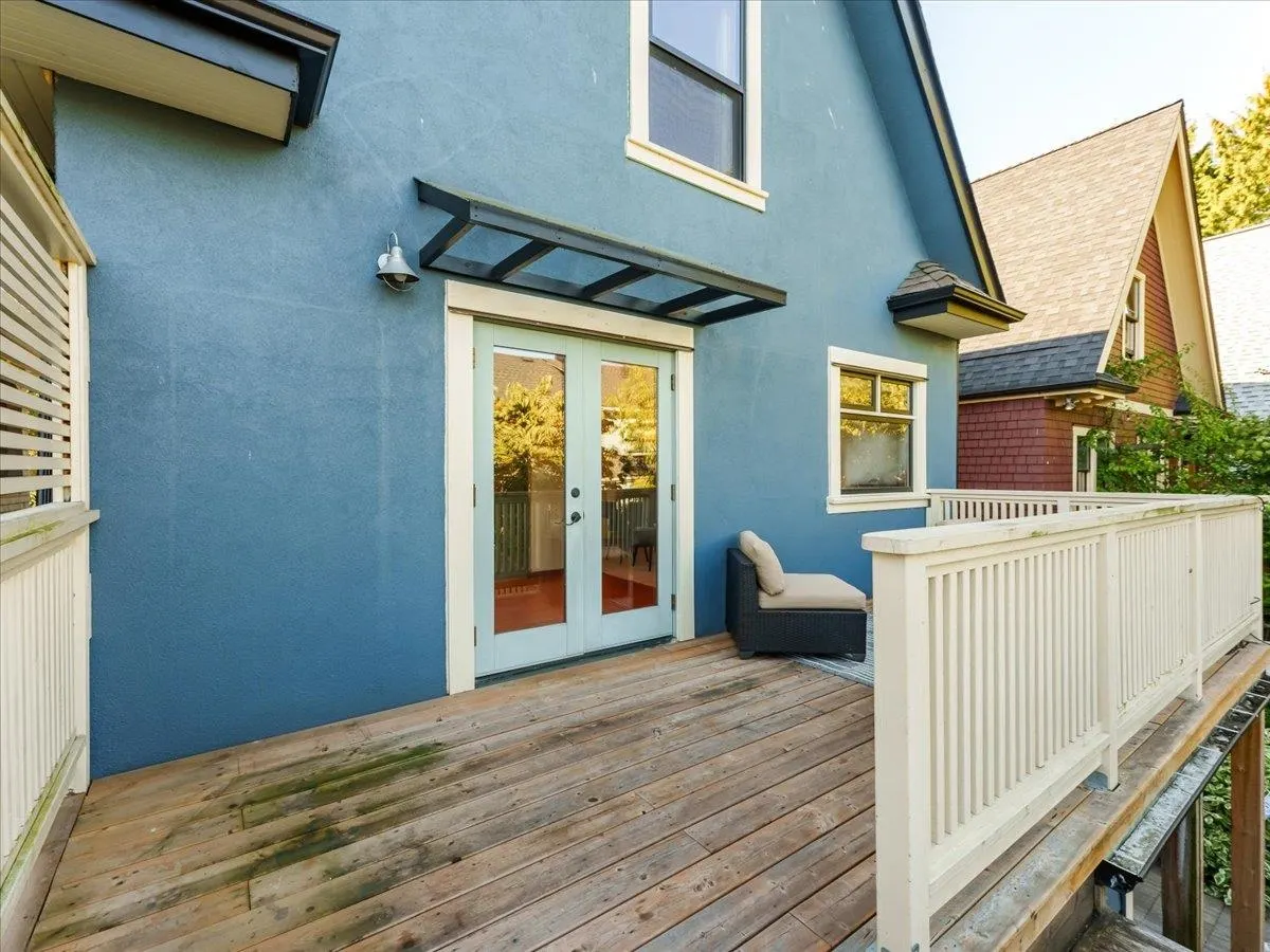 1216 Lakewood Drive