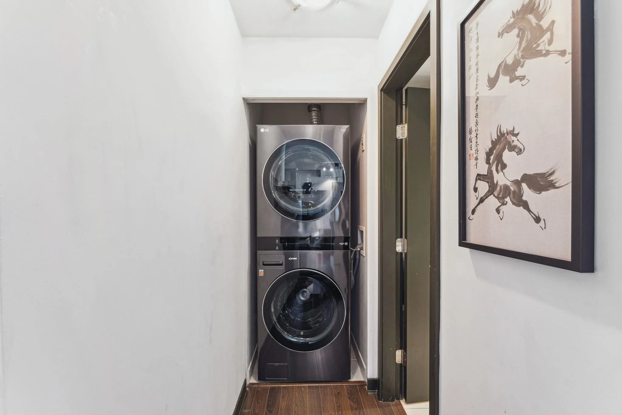 2201 1408 Strathmore Mews