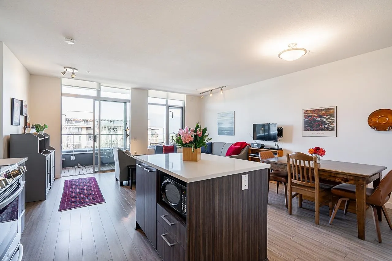 511 4310 Hastings Street