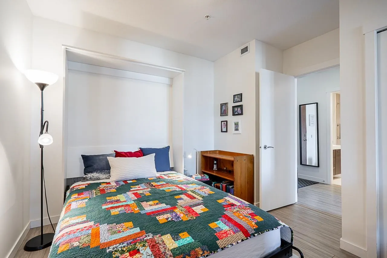 511 4310 Hastings Street
