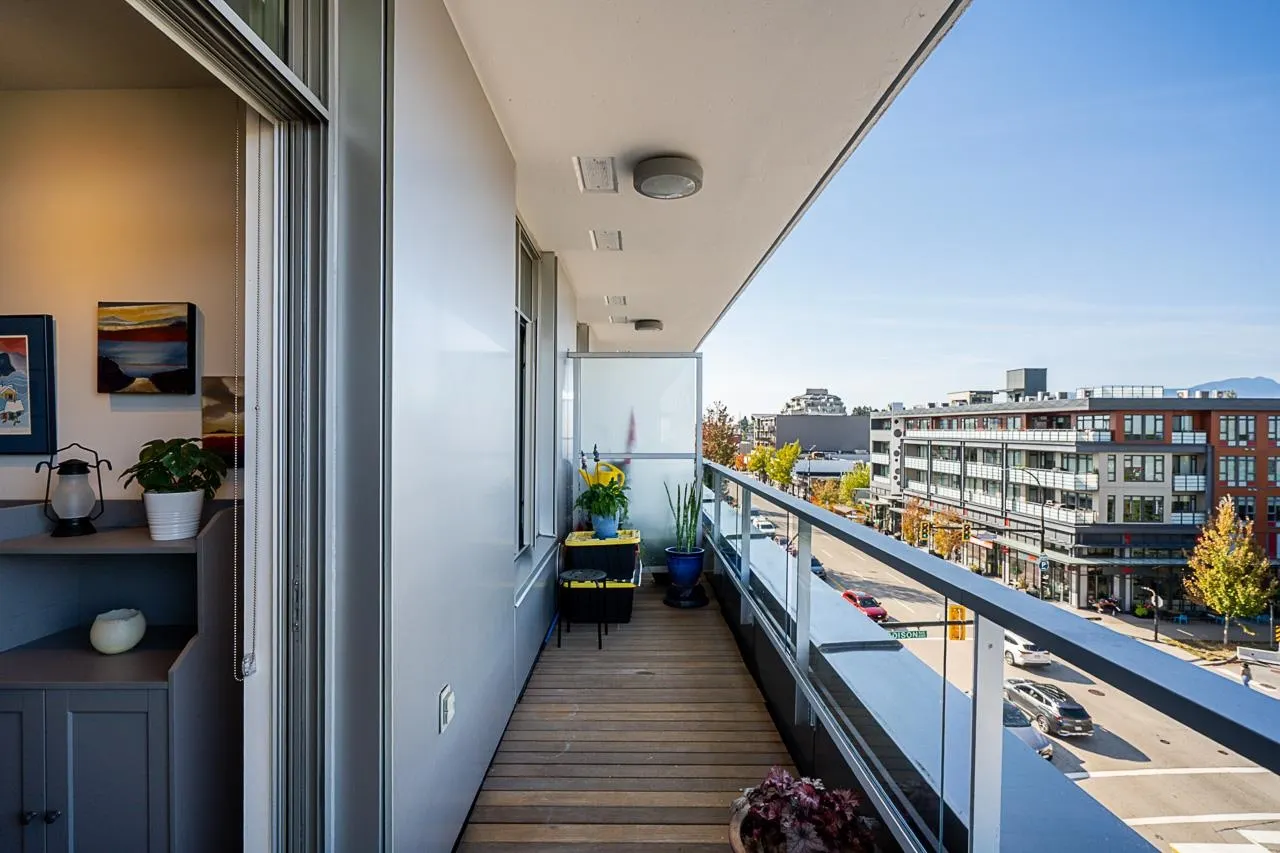511 4310 Hastings Street