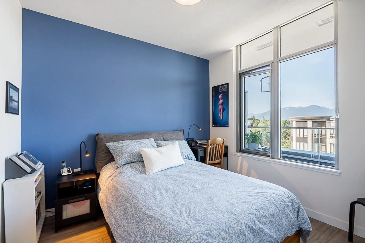 511 4310 Hastings Street