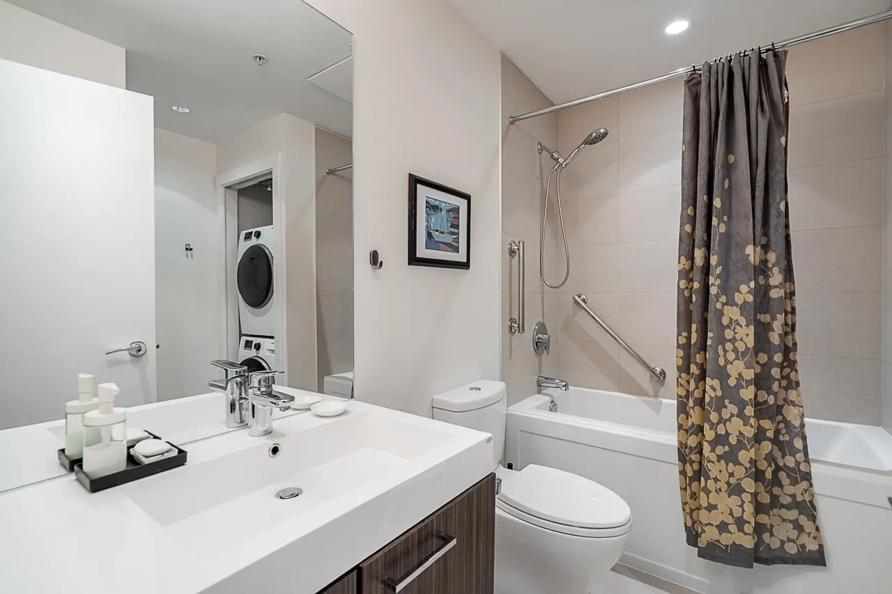 511 4310 Hastings Street