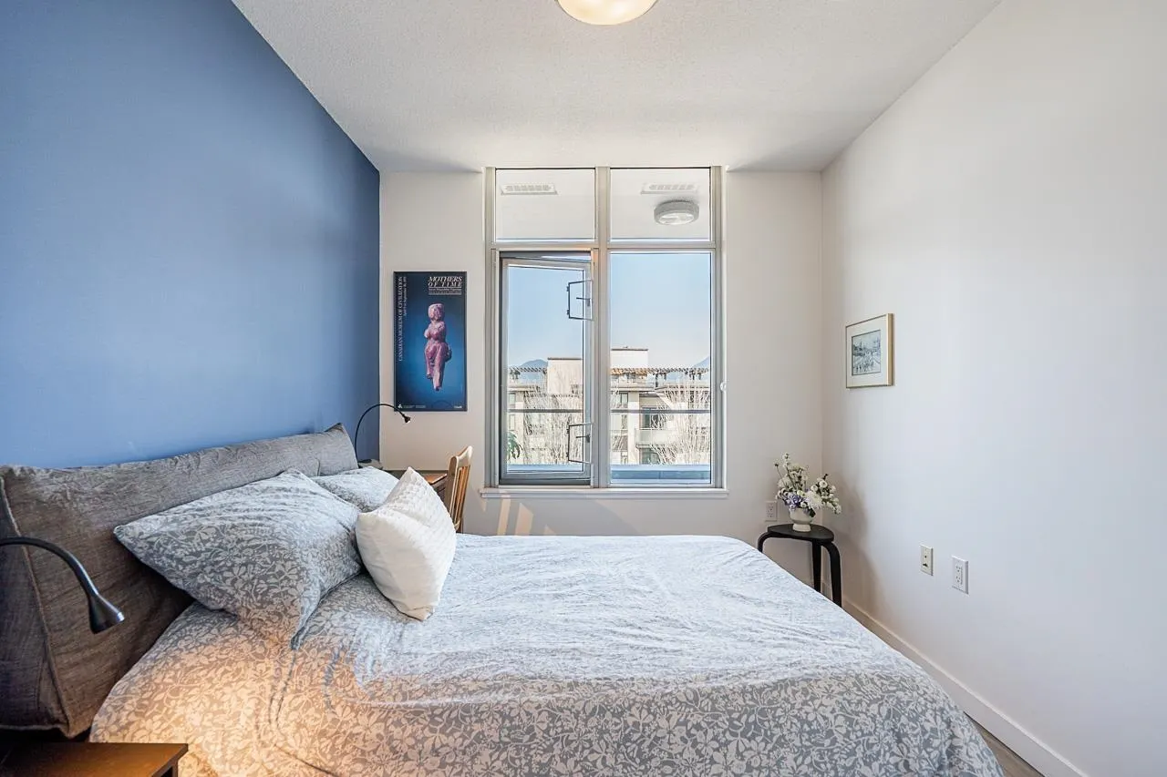 511 4310 Hastings Street