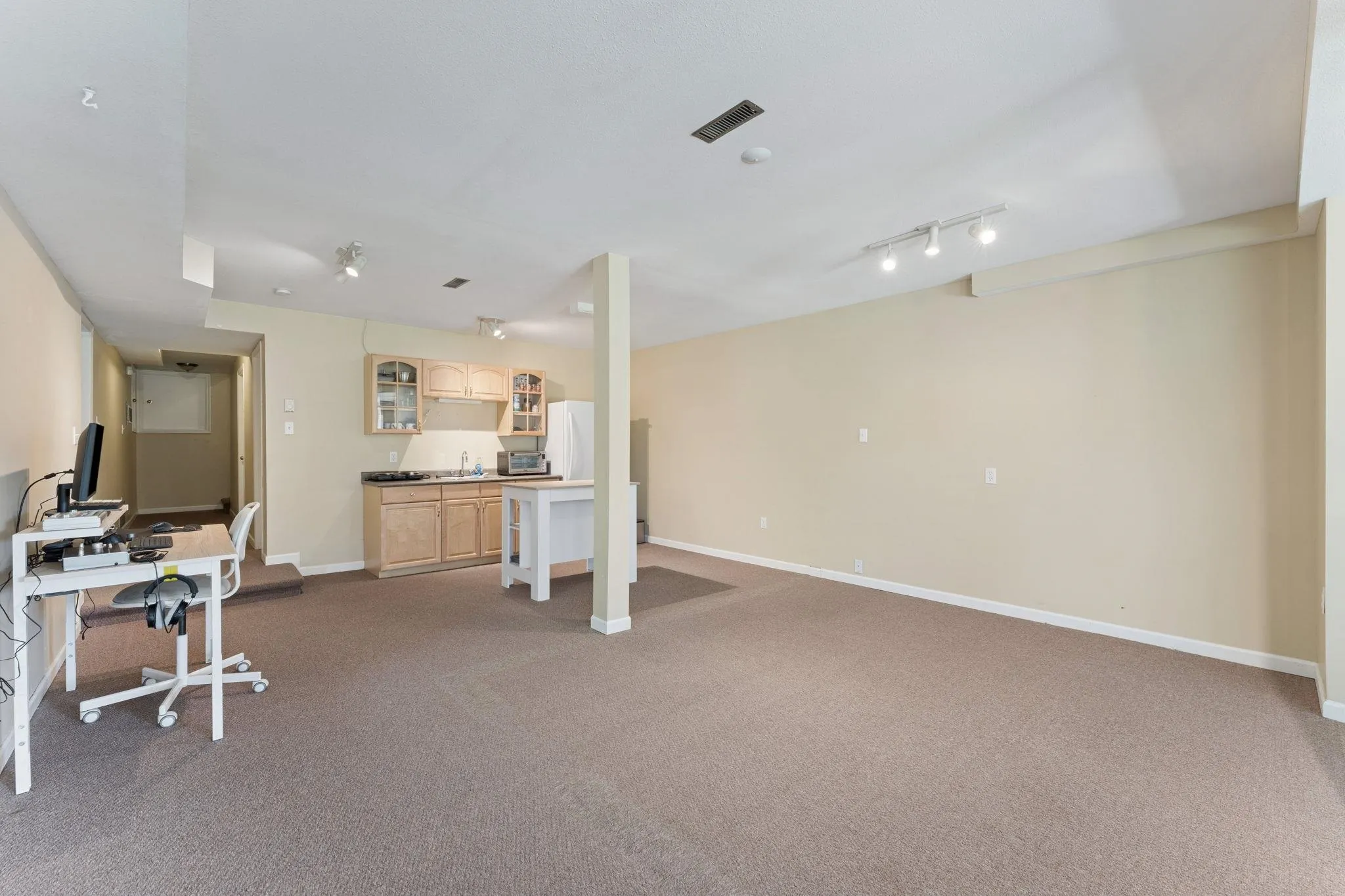 3908 Blantyre Place