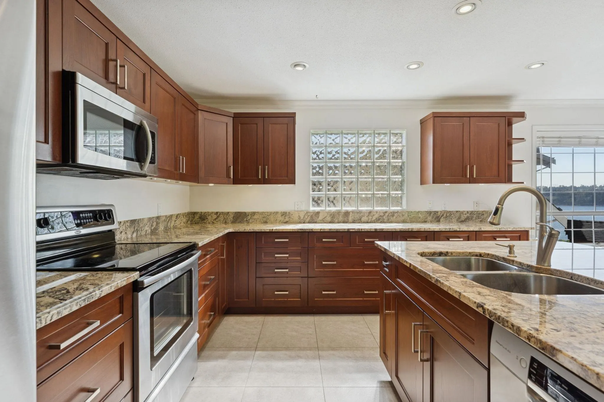 3908 Blantyre Place