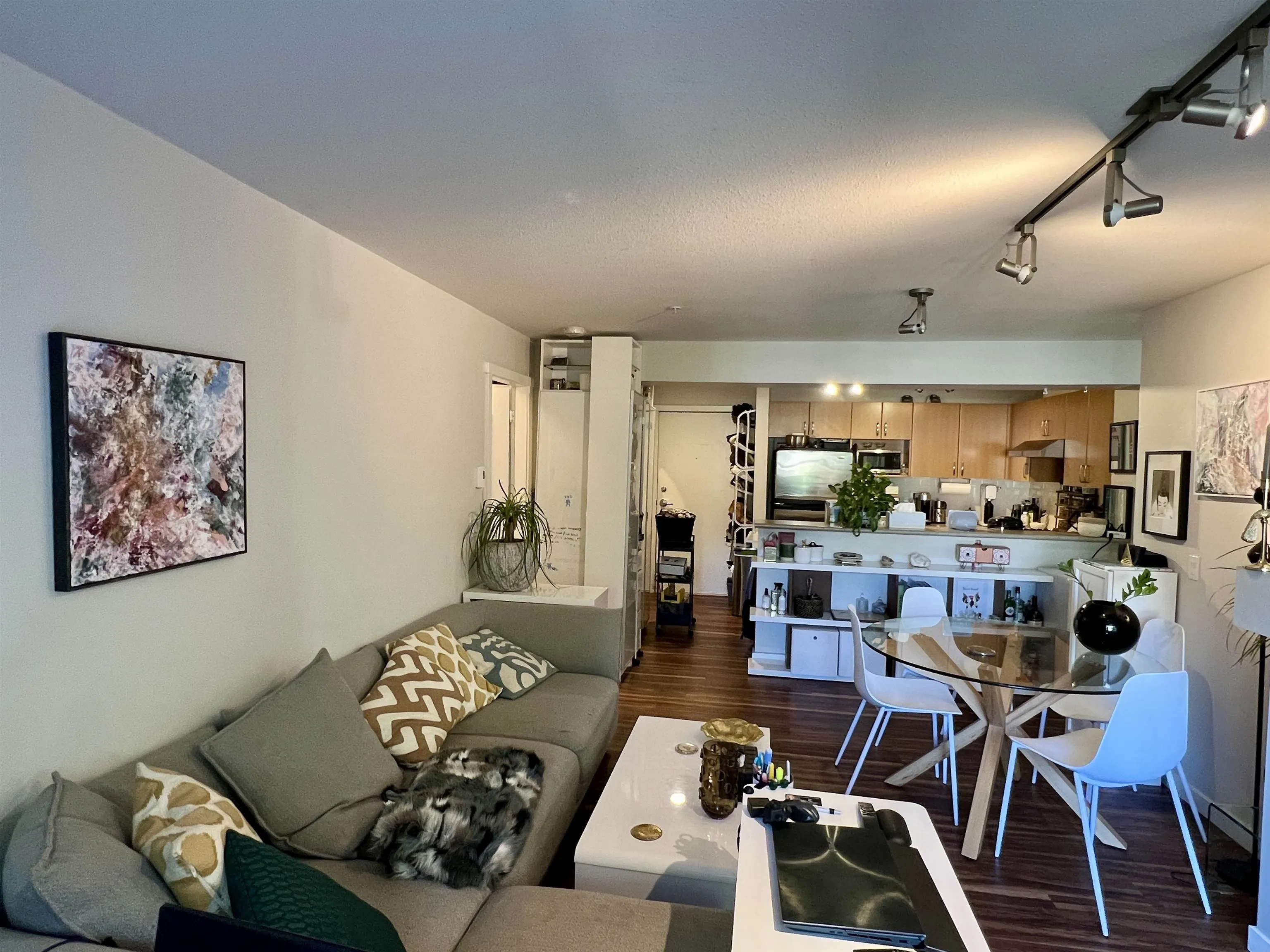 214 200 Klahanie Drive